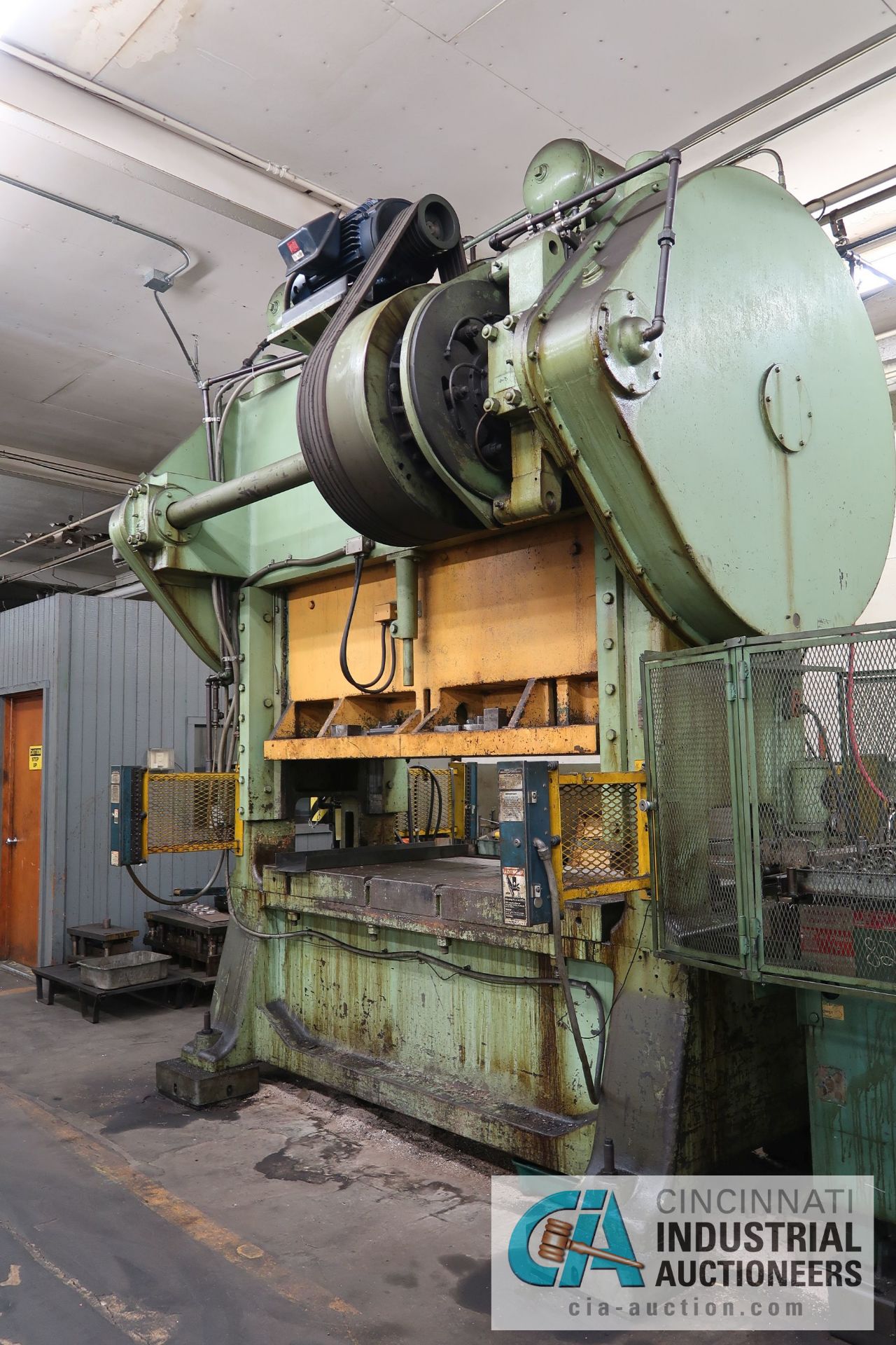 150 TON MINSTER MODEL S2-150-84-36 SSDC PRESS; S/N 9768, PB CONTROL, LIGHT CURTAINS, 6" STROKE, - Image 3 of 24