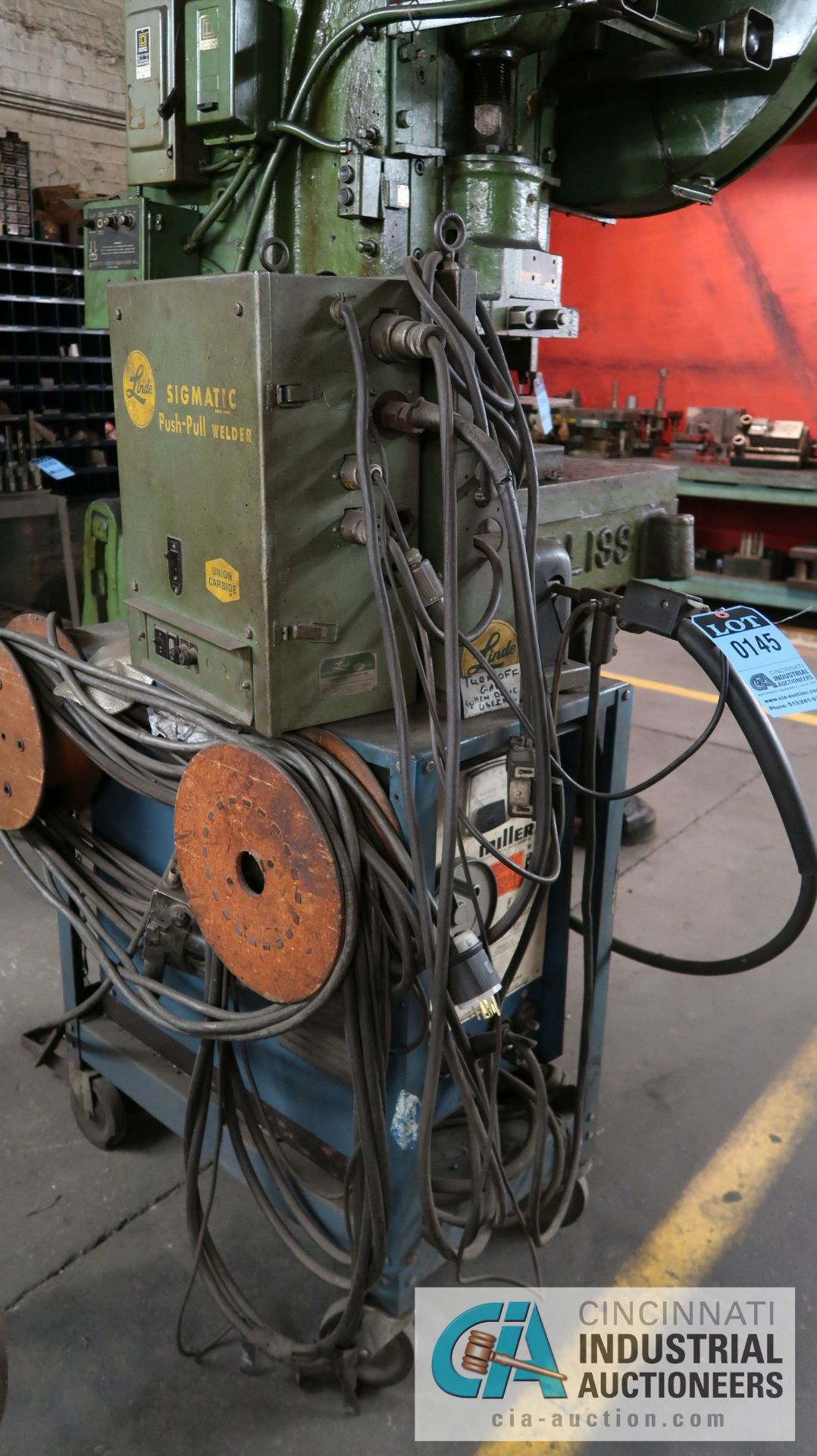 200 AMP MILLER CP-200 WELDER W/ LINDE SIGMATIC PUSH-PULL WIRE FEEDER - Image 2 of 5