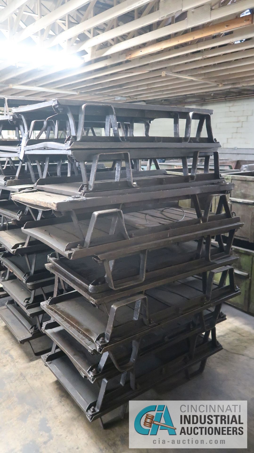 42" X 24" STEEL FRAME PALLETS