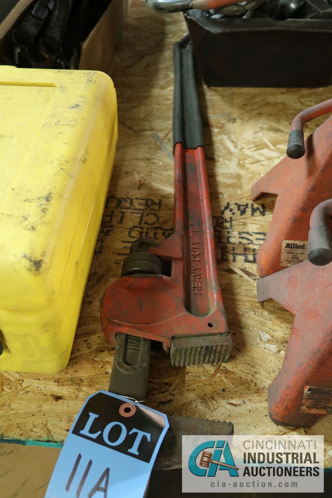 36" PIPE WRENCH