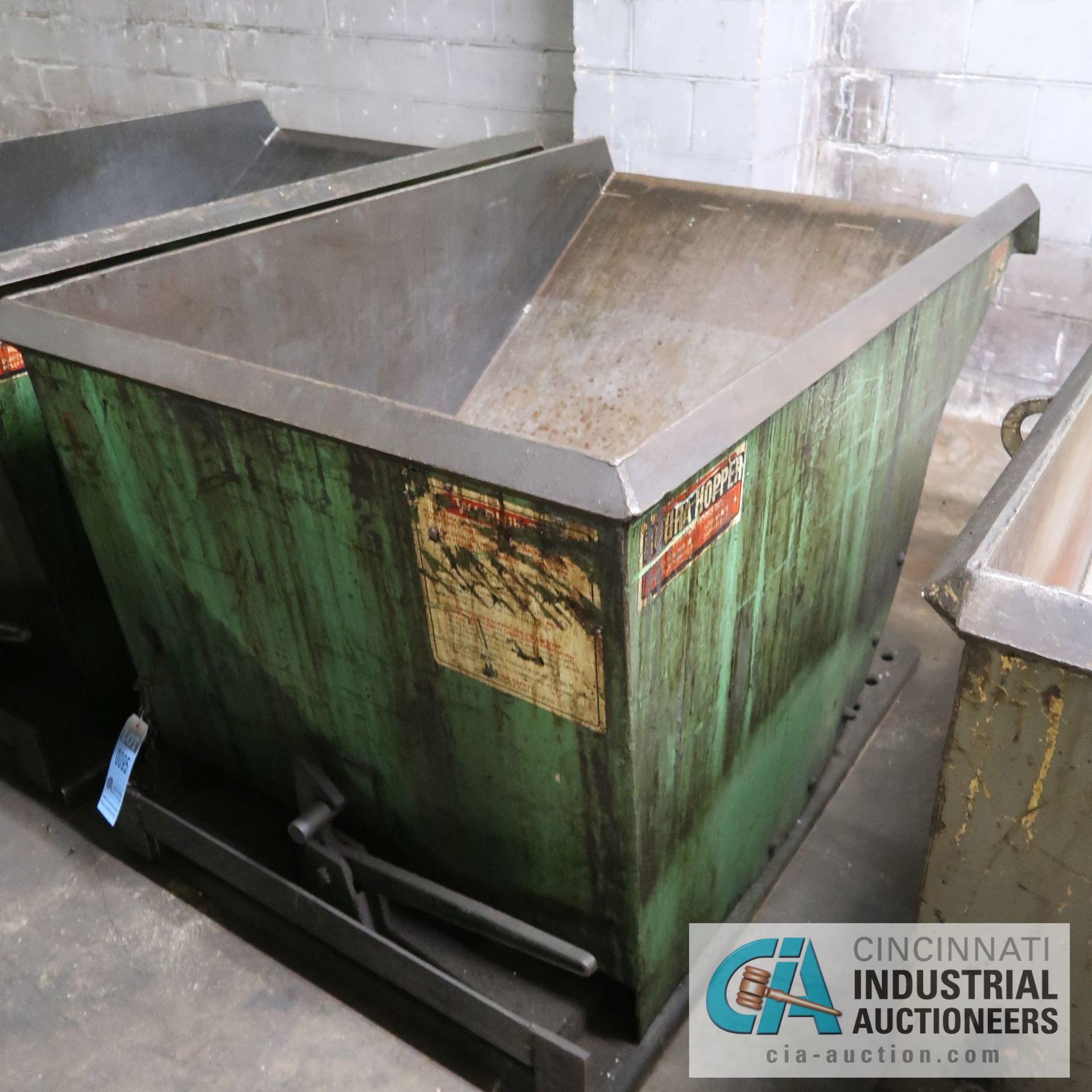 3/4 CUBIC YARD DUMP HOPPER