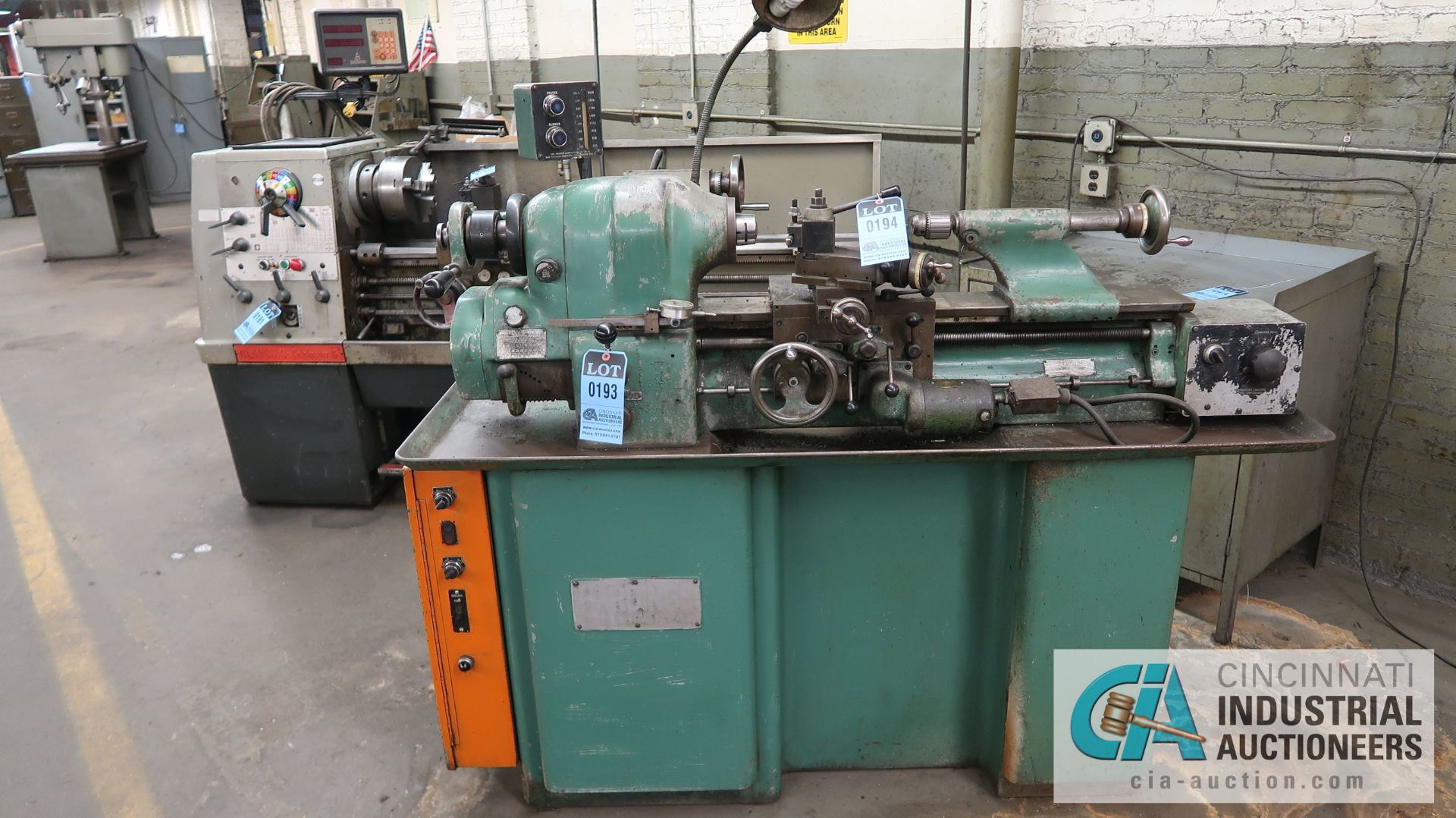 8" X 18" HARDINGE MODEL HLV PRECISION LATHE; SPINDLE SPEED 125 - 3,000 RPM, 5C COLLET CHUCK, - Image 3 of 10