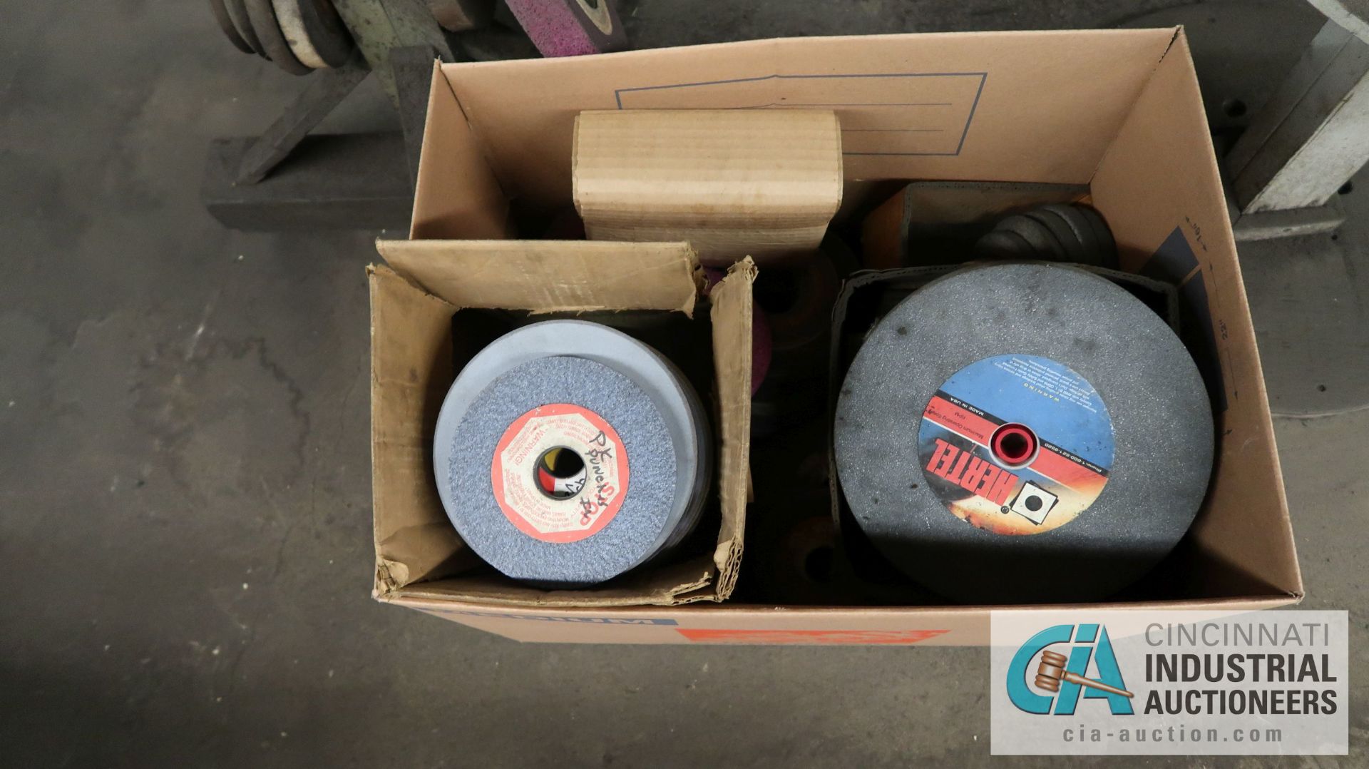 (LOT) GRINDING WHEELS - Image 3 of 3