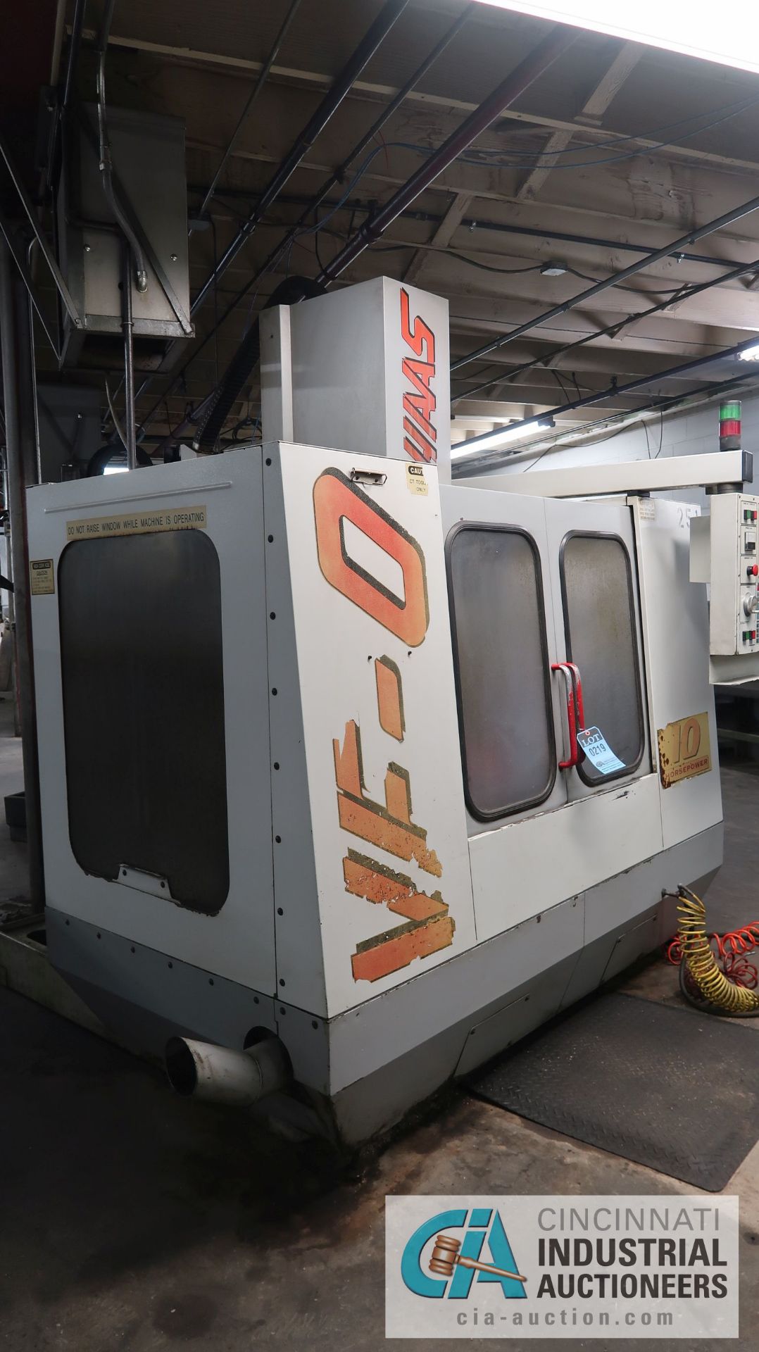 HAAS MODEL VF-0 CNC VERTICAL MACHINING CENTER; S/N 6946, 14" x 26" TABLE, 10-HP DRIVE, PRO 6 COOLANT - Image 3 of 16