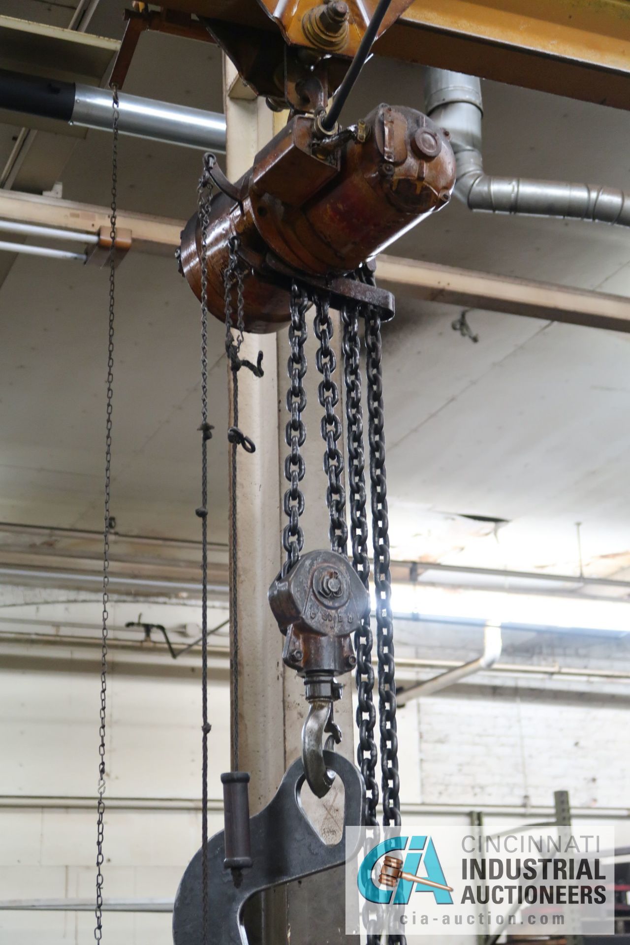 2 TON COFFING TROLLEY TYPE ELECTRIC CHAIN HOIST - Image 3 of 3