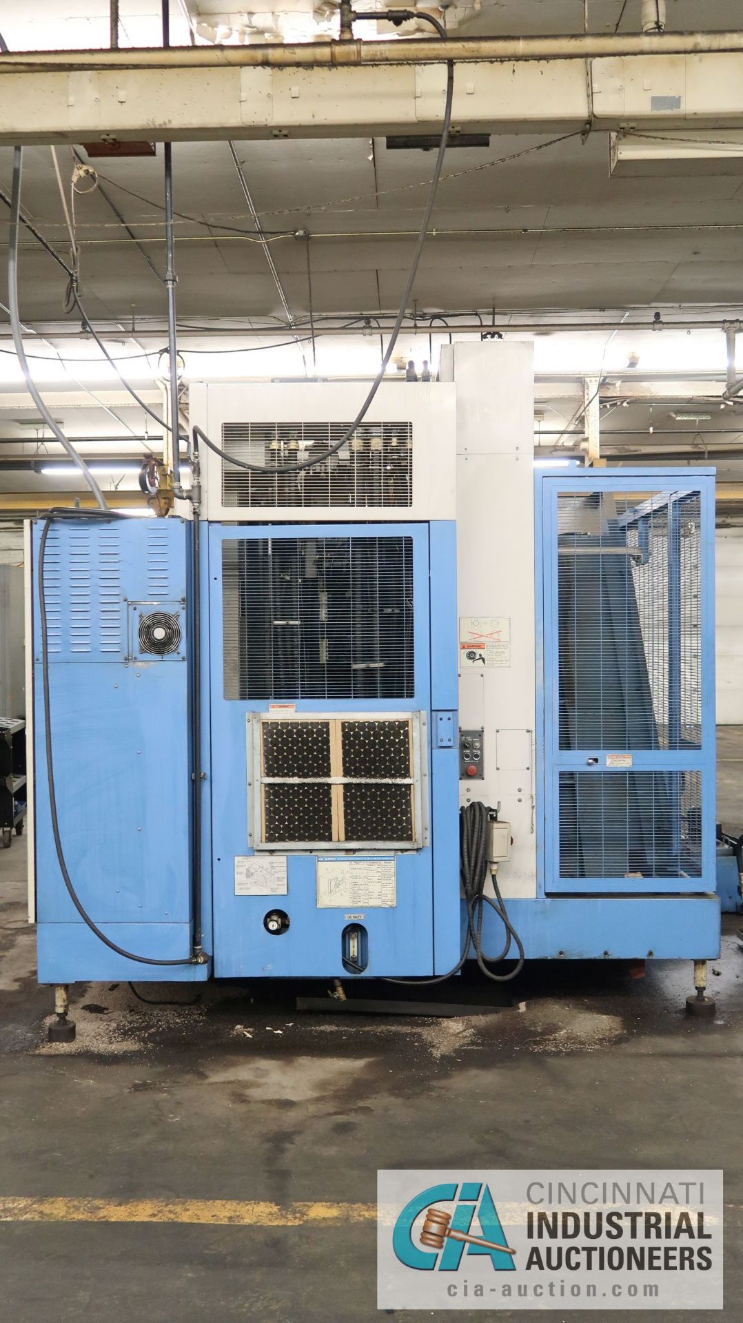 MAZAK MODEL ULTRA 550 CNC HORIZONTAL MACHINING CENTER; S/N 114464, MAZATROL M32 CONTROL, (2) 19" x - Image 4 of 34