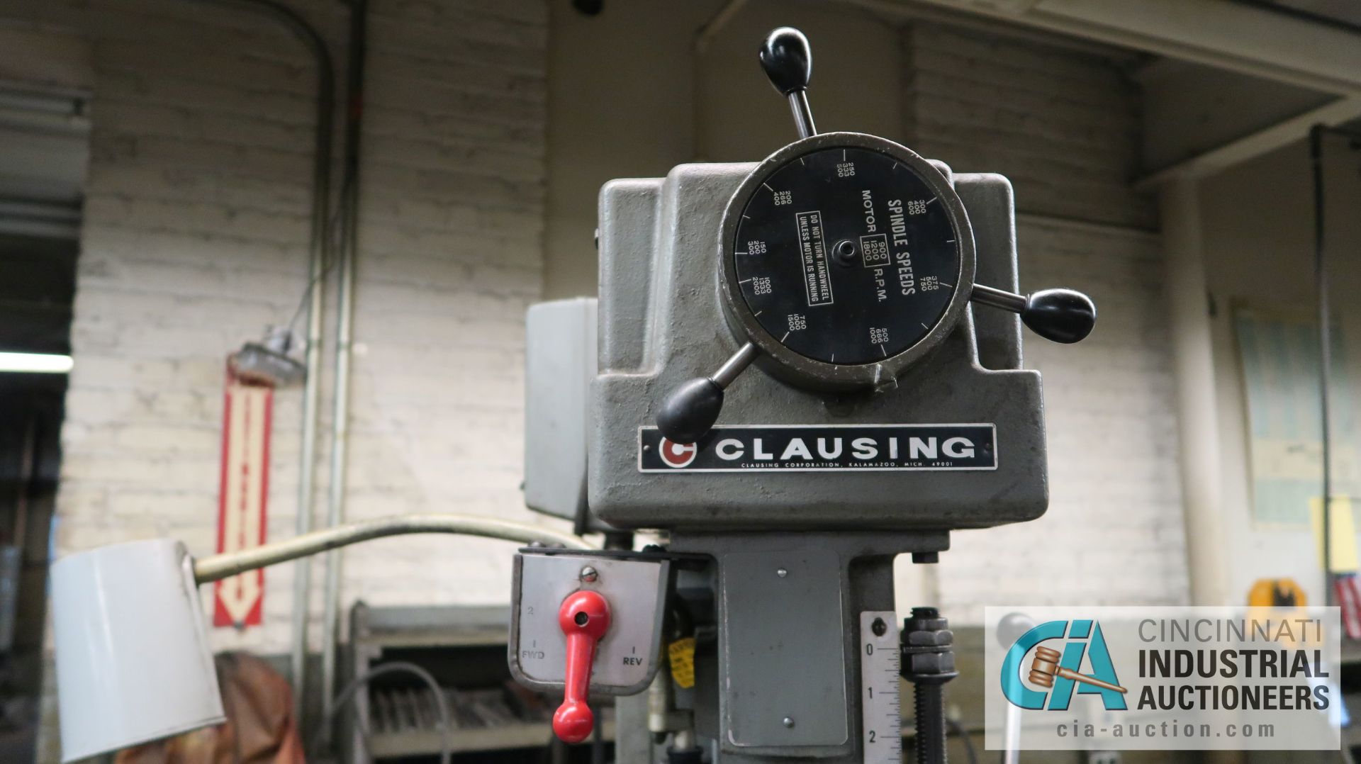 20" CLAUSING MODEL 2286 PRODUCTION TABLE DRILL; S/N 524108, SPINDLE SPEED: 150 - 2,000 RPM - Image 5 of 5