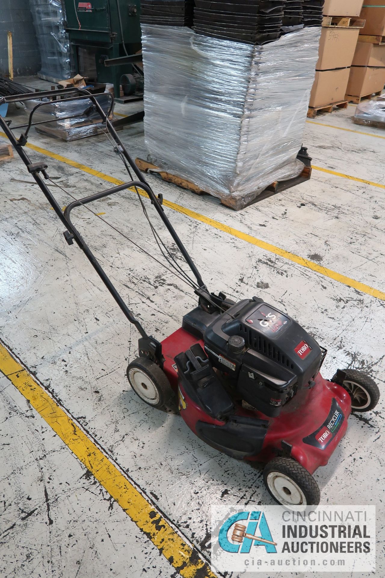 21" TORO GAS POWERED WALK BEHIND LAWNMOWER; 6 HP