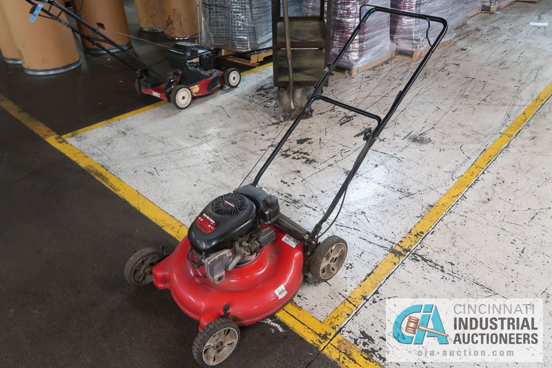 21" MTD GASOLINE POWERED WALK BEHIND LAWNMOWER; 4.5 HP - Image 3 of 7