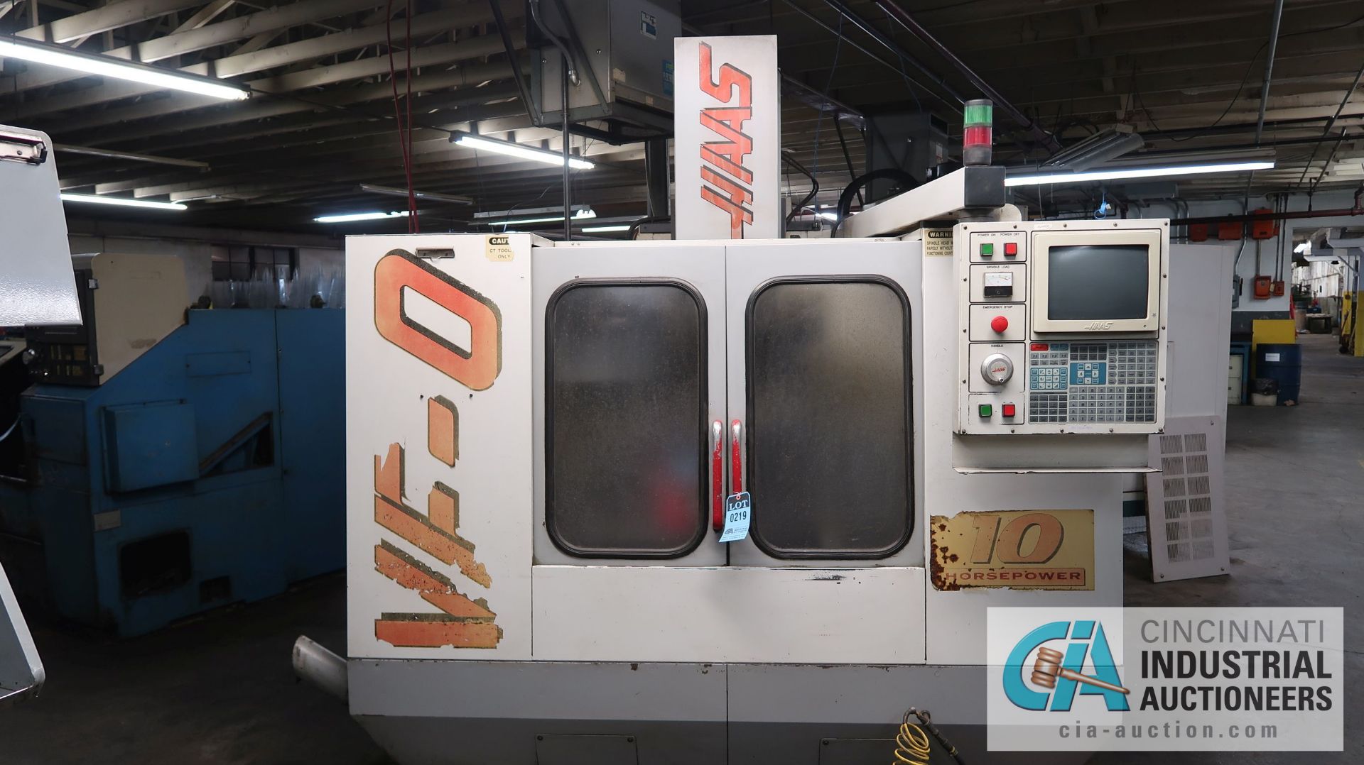 HAAS MODEL VF-0 CNC VERTICAL MACHINING CENTER; S/N 6946, 14" x 26" TABLE, 10-HP DRIVE, PRO 6 COOLANT - Image 2 of 16