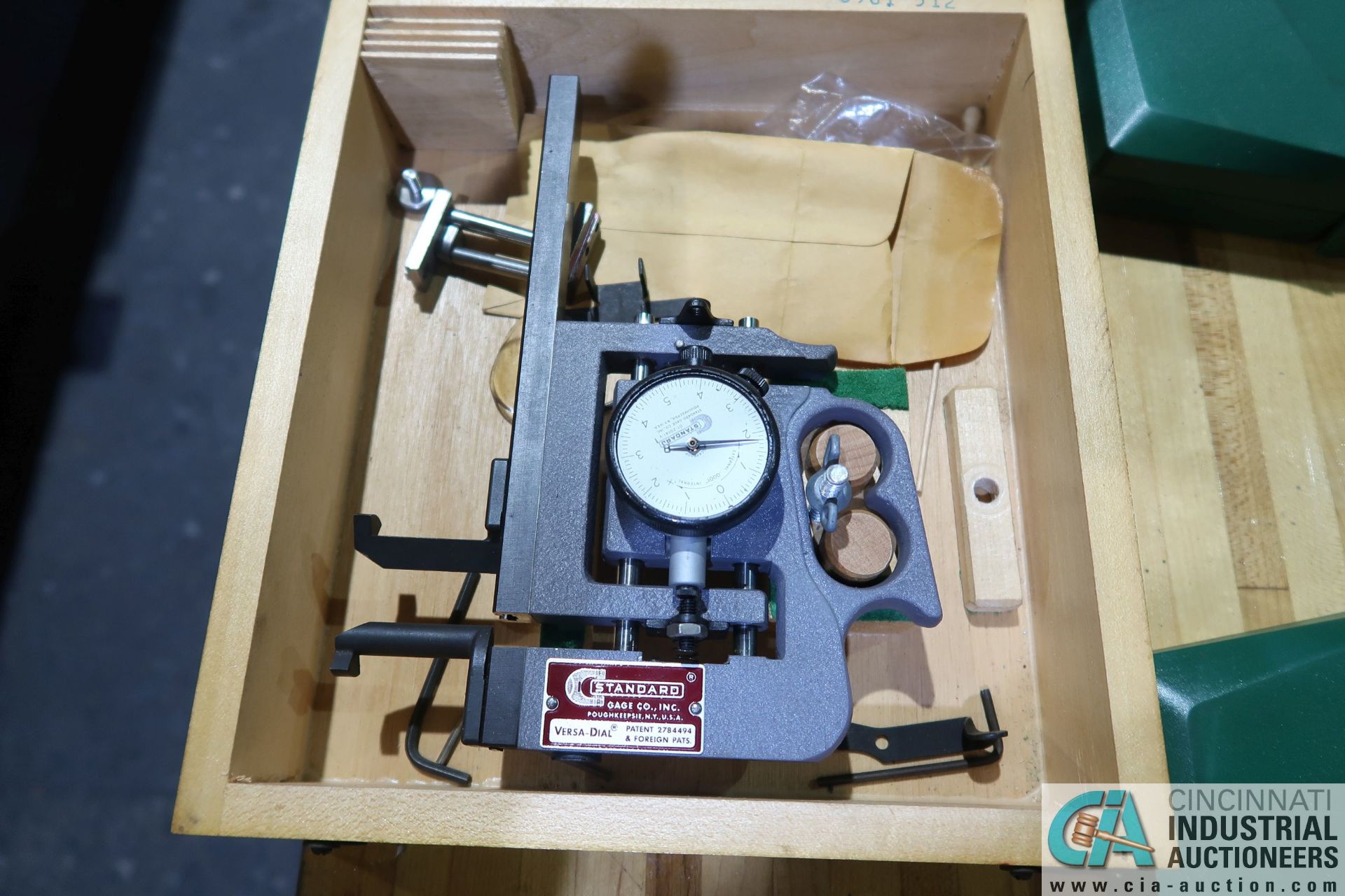 STANDARD GAGE CO. VERSA-DIAL GAGE