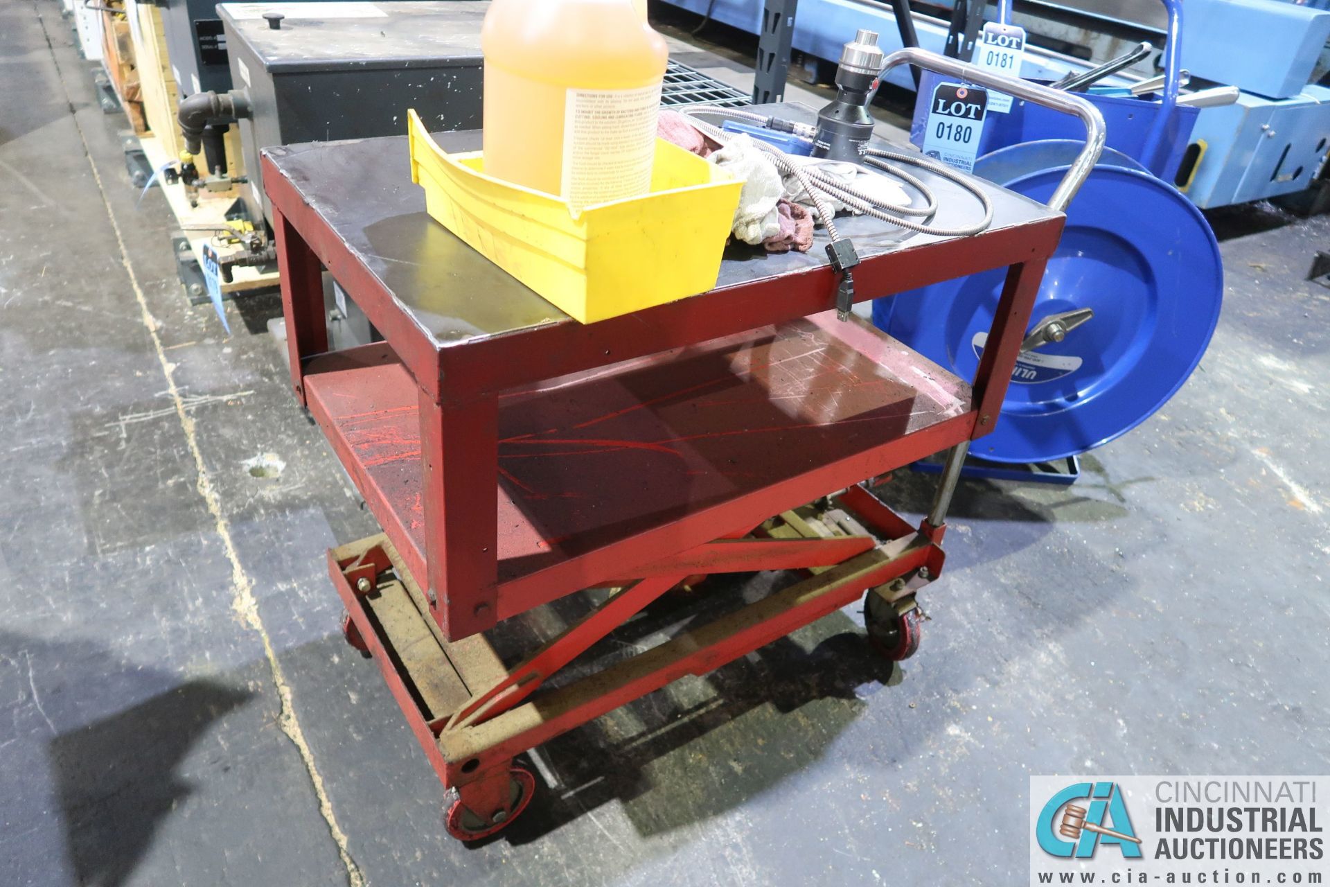 20" X 32" PLATFORM CAPACITY UNKNOWN MANUAL HYDRAULIC DIE LIFT CART