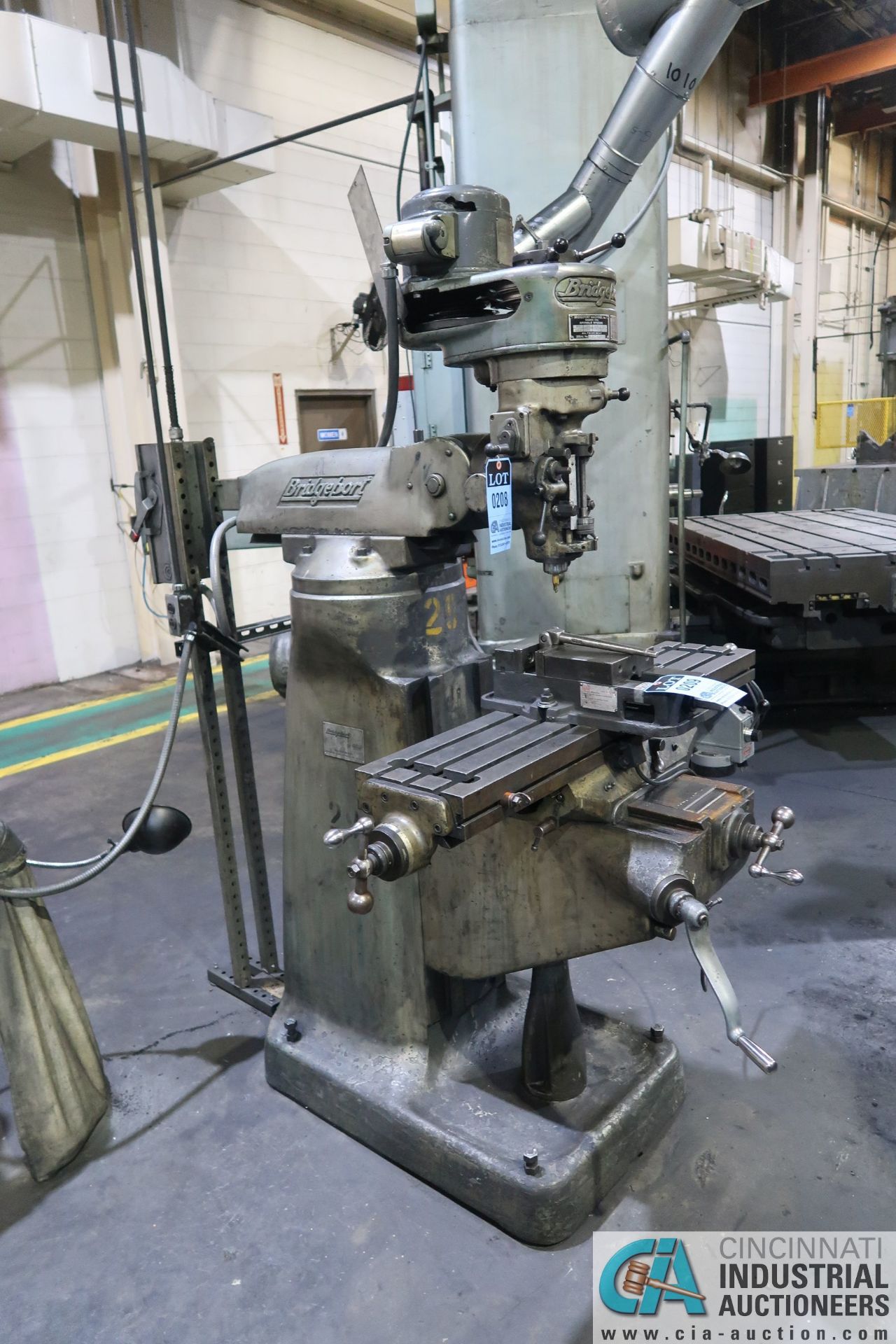 1 HP BRIDGEPORT MILLING MACHINE; S/N 164762, 80-2,720 SPINDLE RPM, SERVO POWER TABLE ATTACHMENT