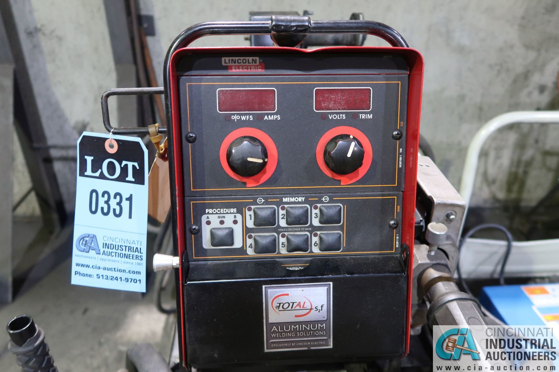 500 AMP LINCOLN ELECTRIC S500 POWERWAVE MIG WELDER; S/N U1120402353, WITH LINCOLN ELECTRIC M-10 - Image 3 of 6