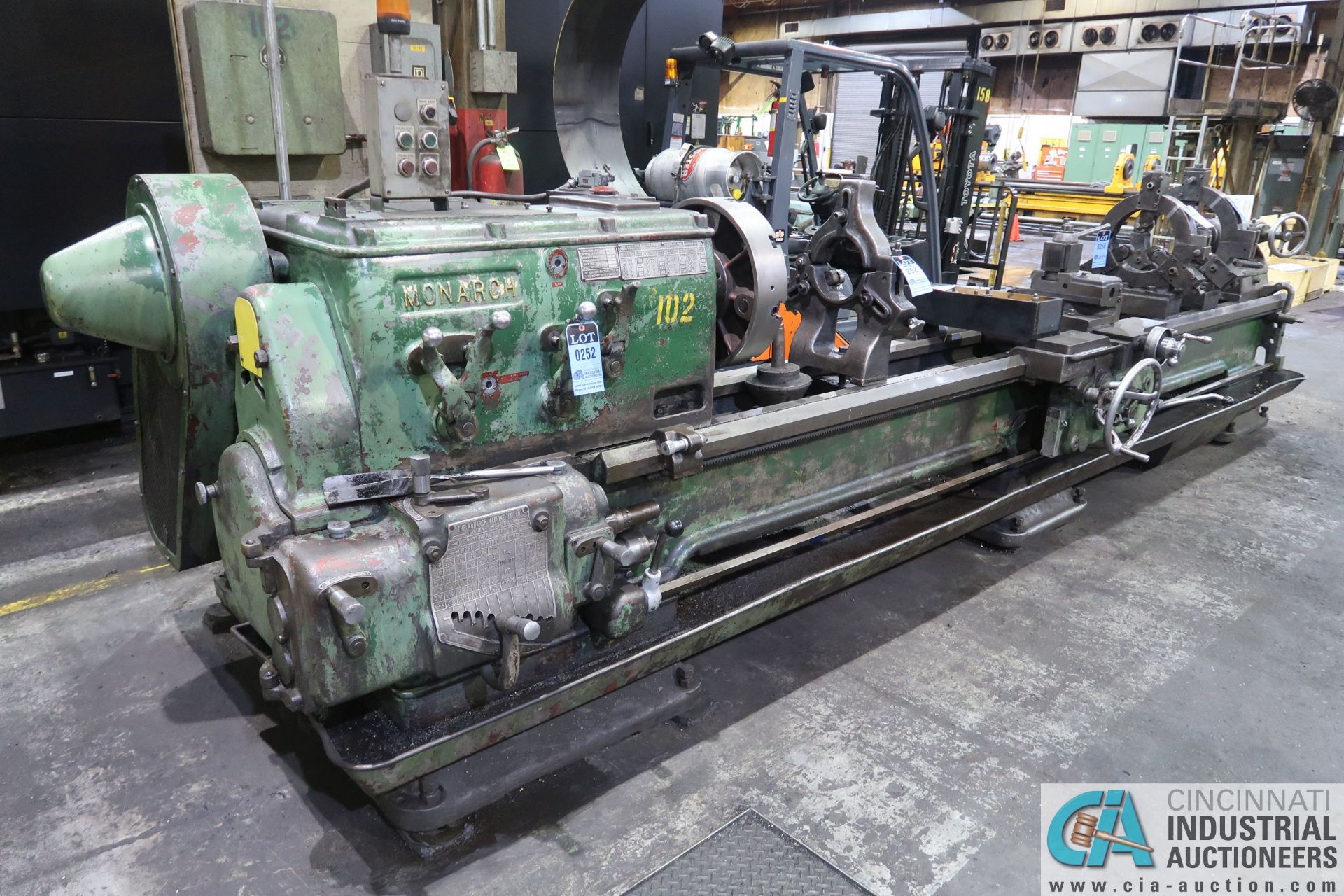 30" X 144" MONARCH CAT SIZE 20" CM GEARED HEAD ENGINE LATHE; S/N 39581 - Image 2 of 14