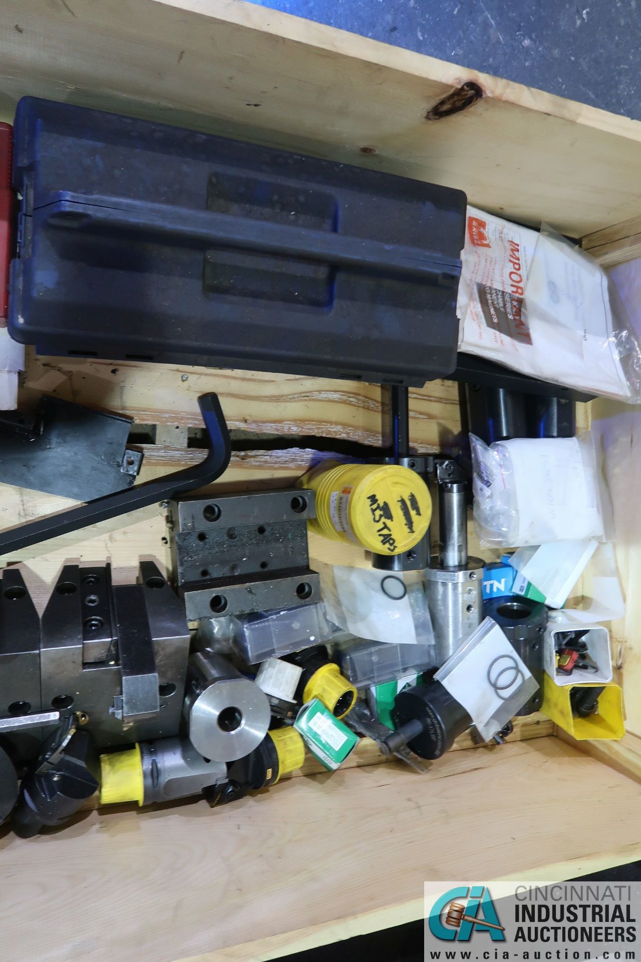 CRATE MISCELLANEOUS TOOLING AND TOOLHOLDERS - Image 3 of 3