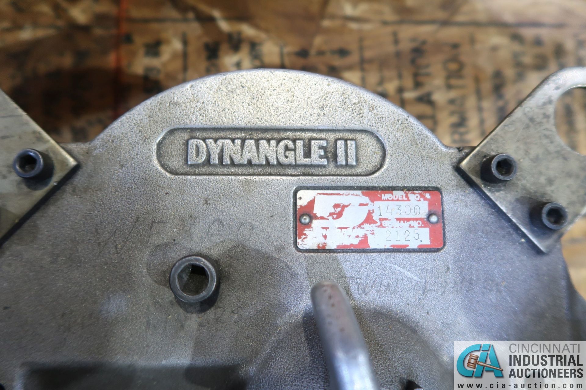 DYNABRADE MODEL 14300 DYNANGLE II PNEUMATIC GRINDER - Image 2 of 2