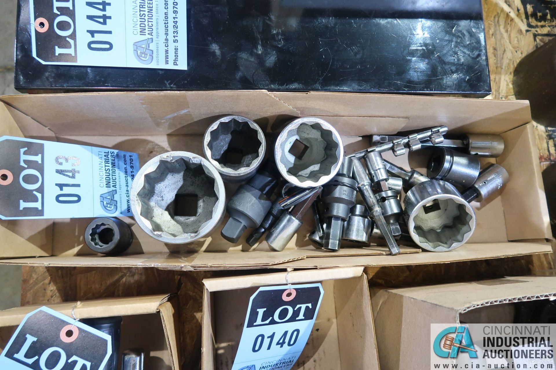 (LOT) MISCELLANEOUS SOCKETS