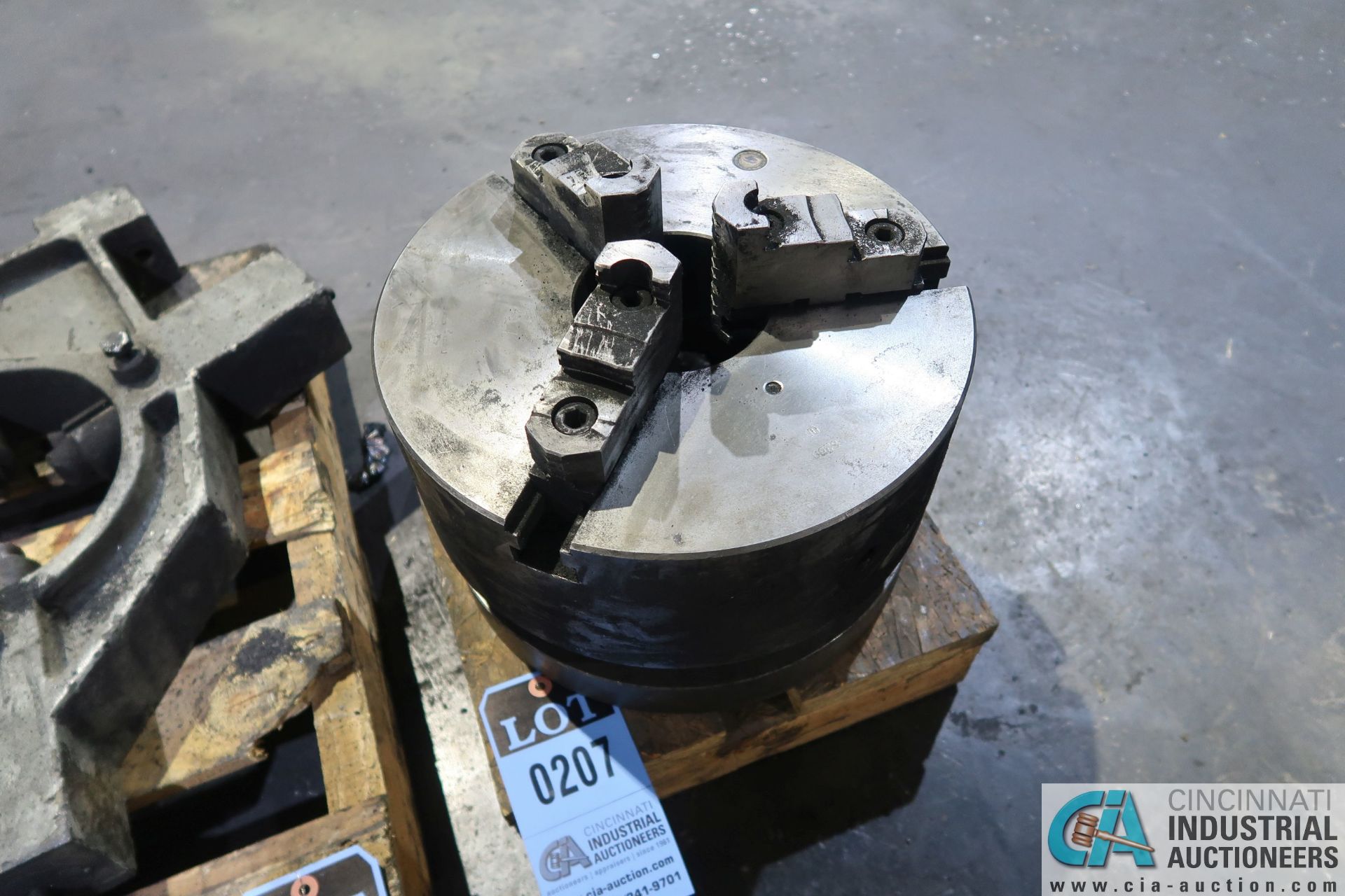 12" THREE-JAW CHUCK