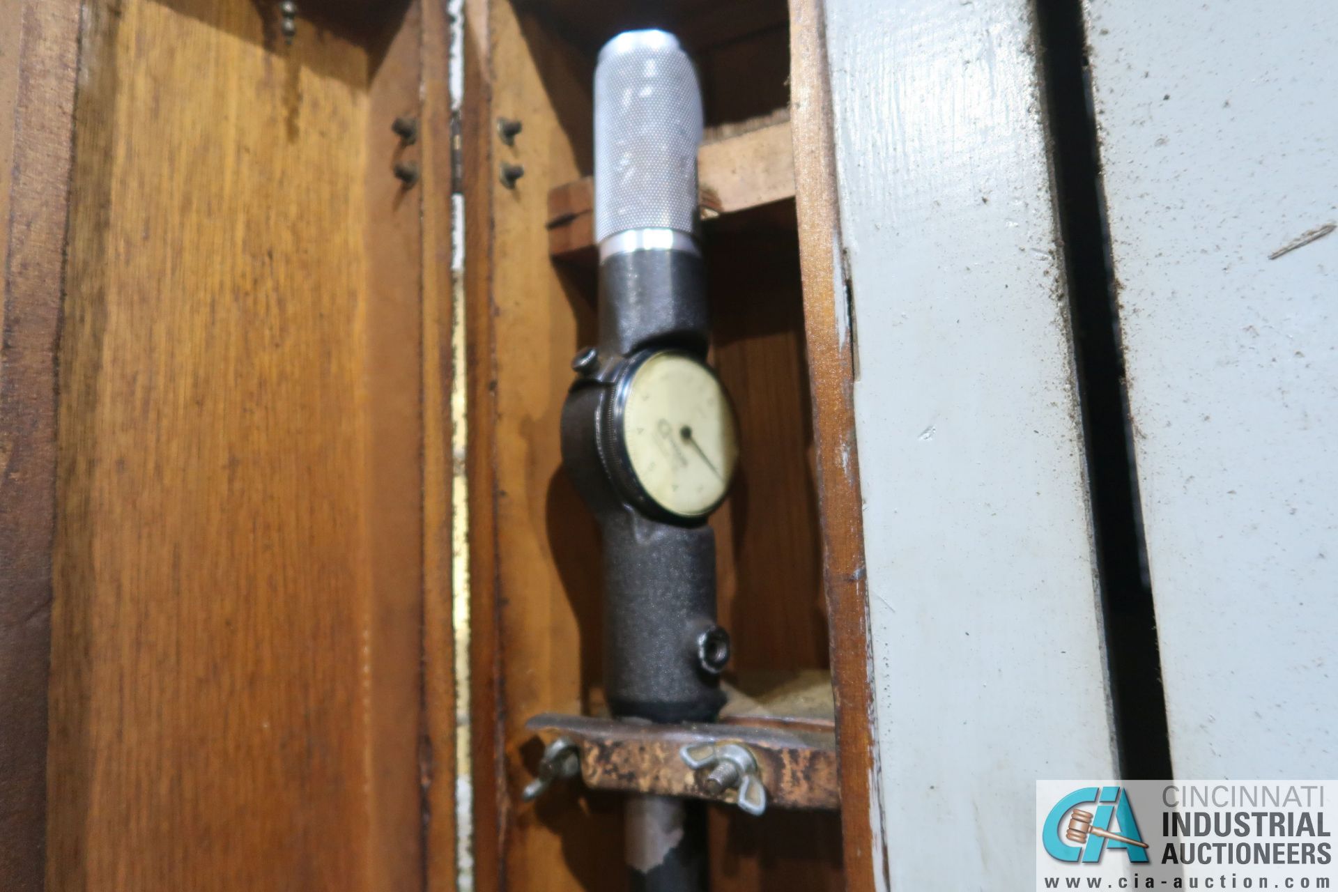 MISCELLANEOUS LENGHT DIAL BORE GAGES WITH CABINET - Image 8 of 9