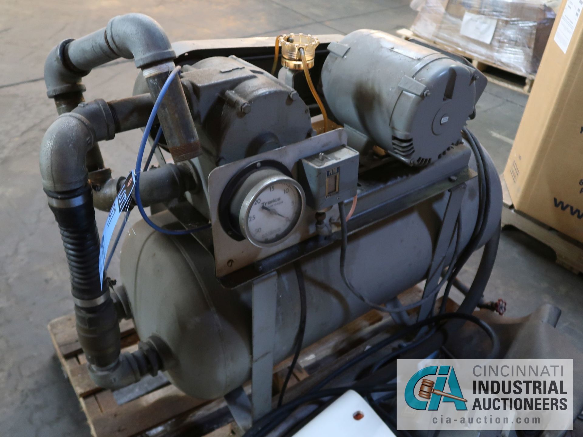 2 HP DE LAVAL MODEL 76 MILKER VACUUM PUMP - Image 2 of 3