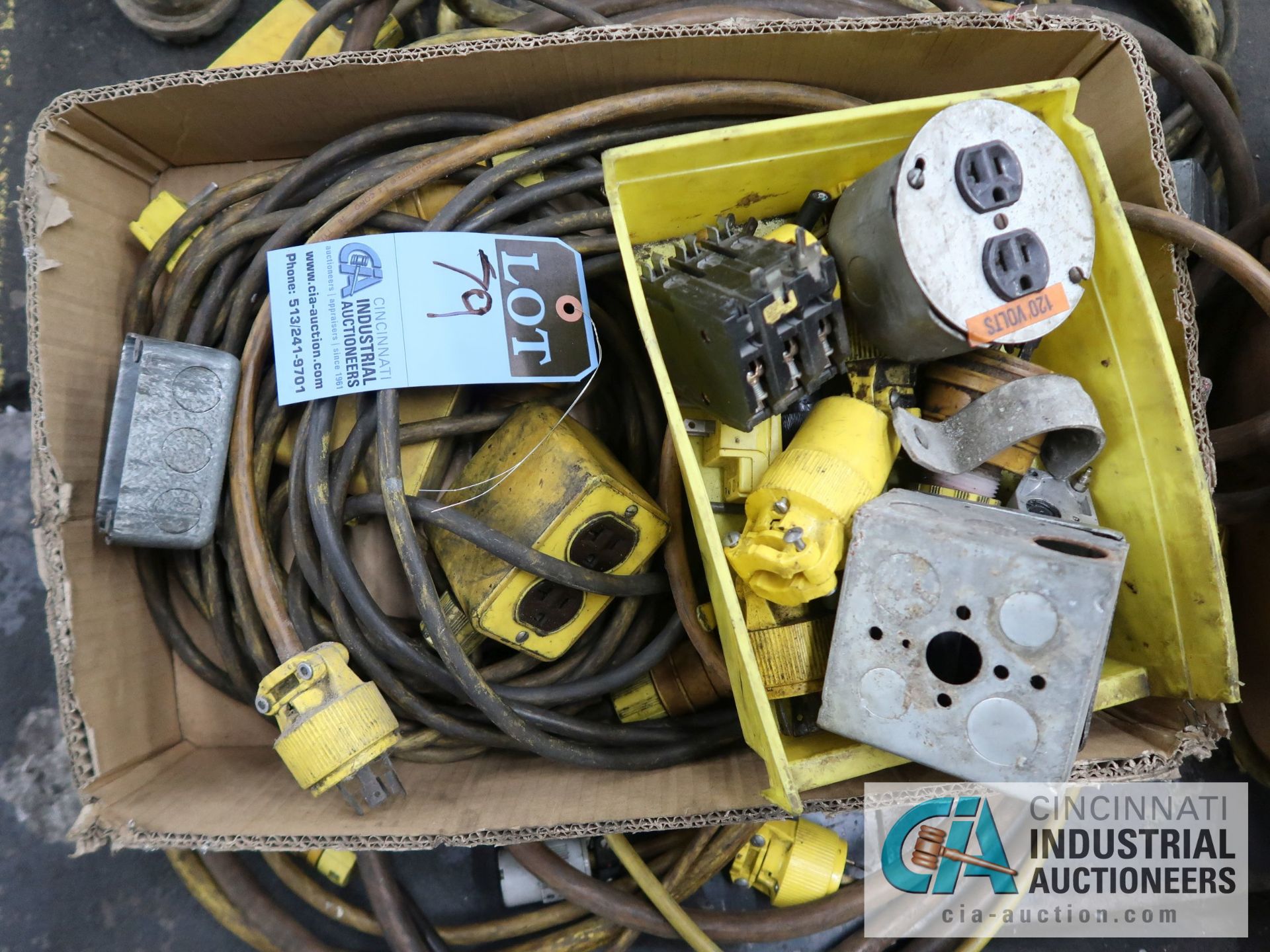 (LOT) MISCELLANEOUS ELECTRICAL CORDS AND PARTS - Image 2 of 4