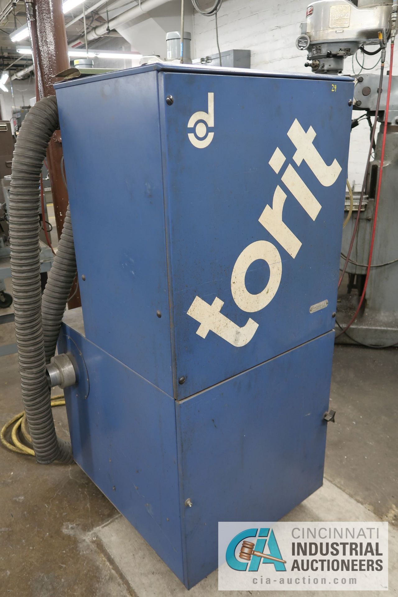 TORIT MODEL VS550 PORTABLE DUST COLLECTOR; S/N 233707, 3,600 RPM, 3 PH, 1 HP - Image 2 of 4