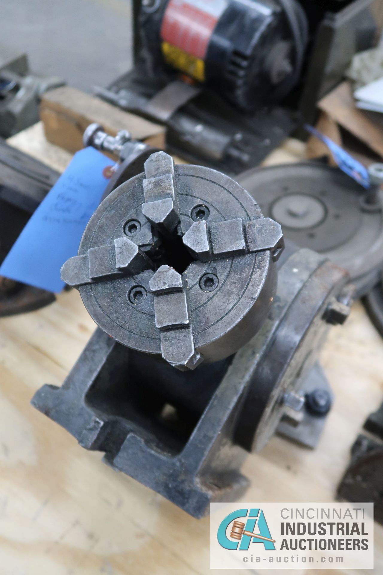 5" 4-JAW DIVIDING HEAD ATTACHMENT WITH TAIL STOCK - Image 2 of 8