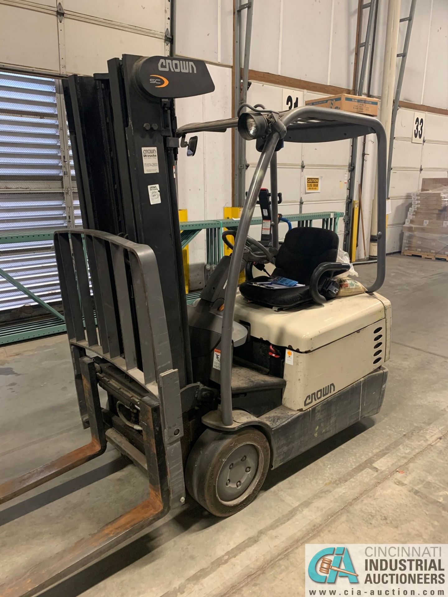 3,500 LB. CROWN MODEL SC4520-35 3-WHEEL SIT DOWN ELECTRIC LIFT TRUCK; S/N 9A155438, 19,011 HOURS - Image 2 of 13