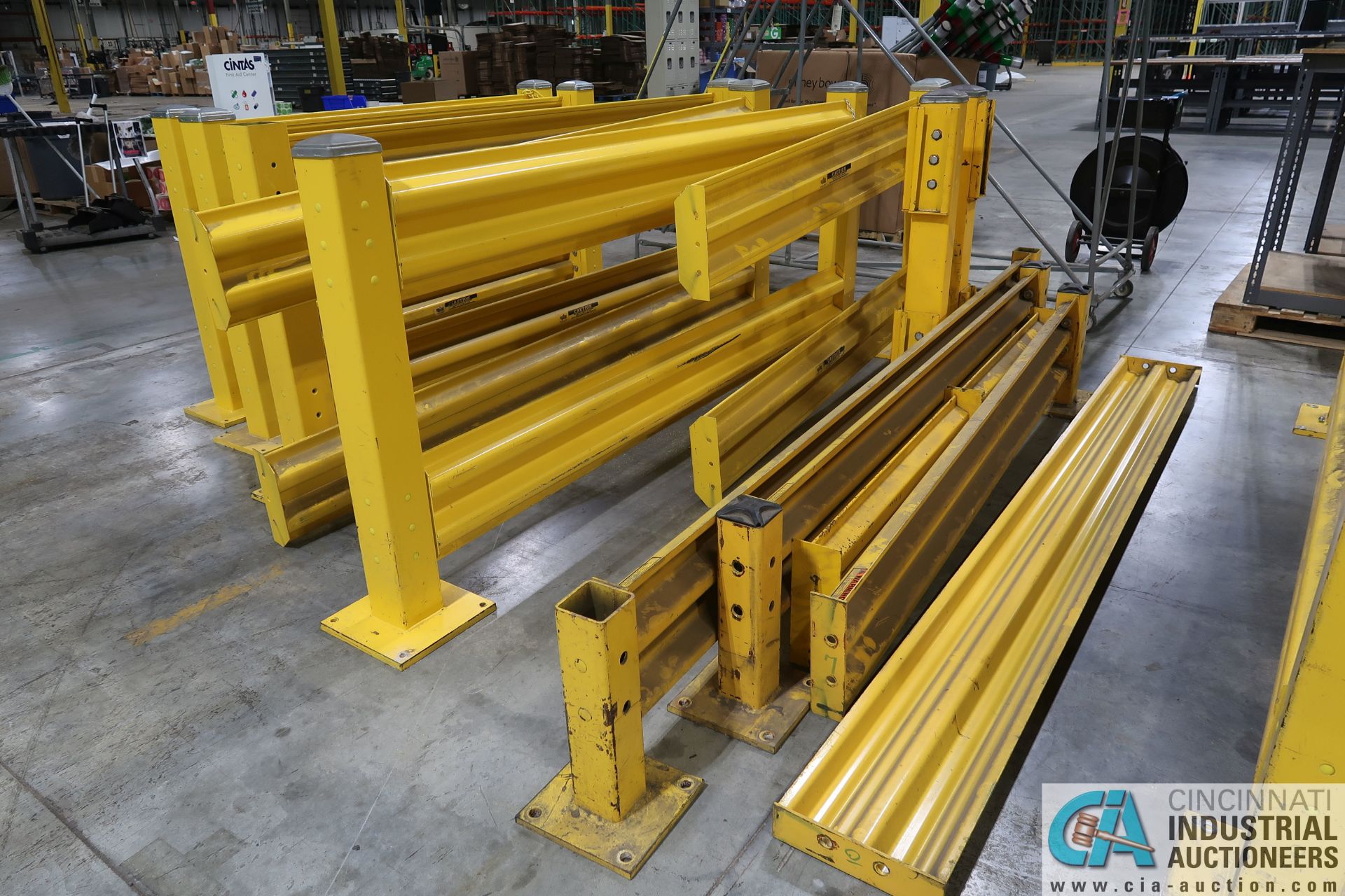 (LOT) GUARD RITE YELLOW DUAL RAIL SAFETY GUARD RAIL CONSISTING OF; (9) 10' WIDE X 45" HIGH, (20) - Image 5 of 13