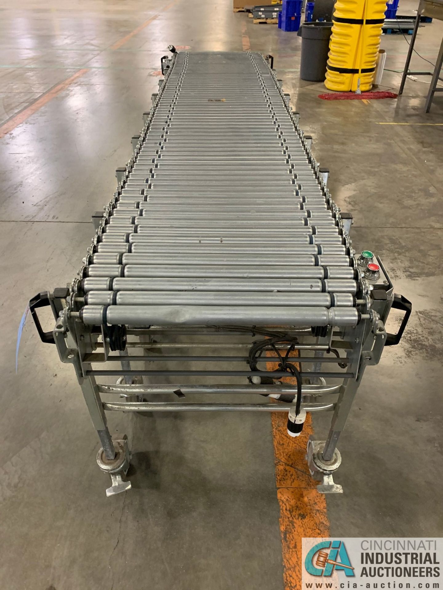 24" NESTAFLEX ACCORDIAN STYLE POWER CONVEYOR - Image 2 of 6