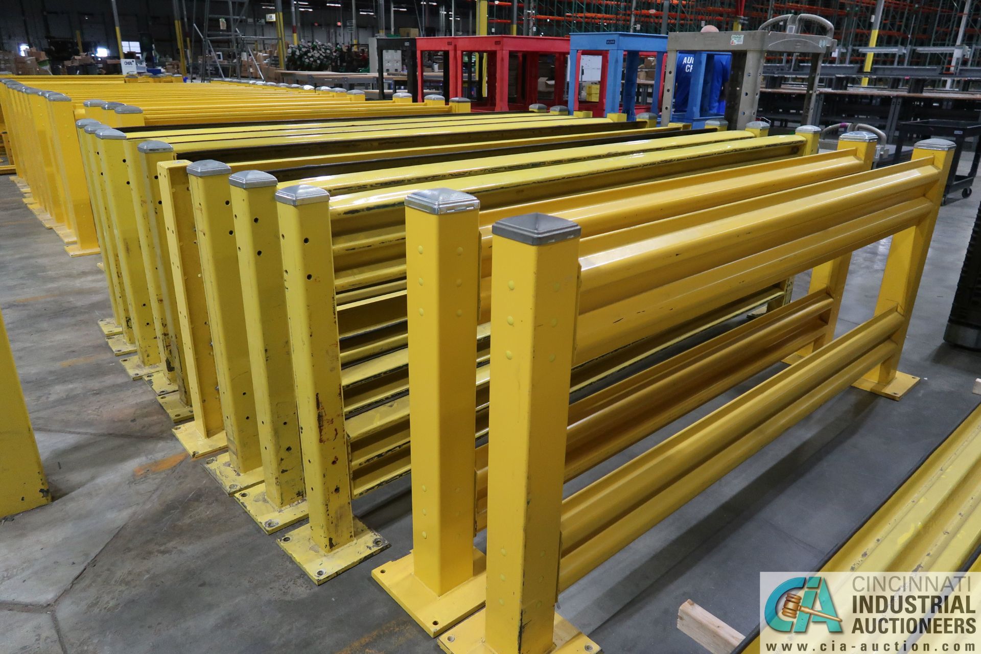 (LOT) GUARD RITE YELLOW DUAL RAIL SAFETY GUARD RAIL CONSISTING OF; (9) 10' WIDE X 45" HIGH, (20)