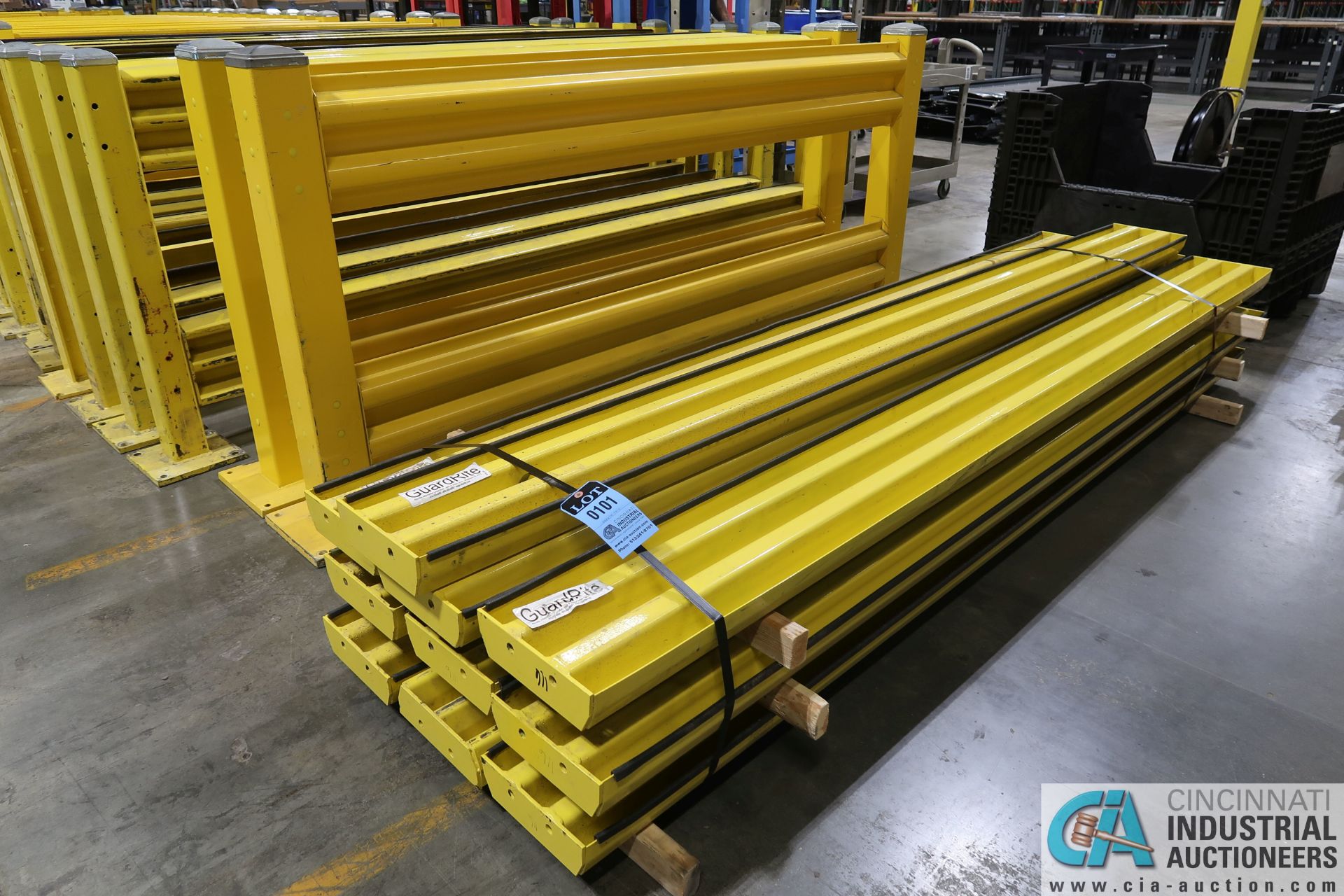 (LOT) GUARD RITE YELLOW DUAL RAIL SAFETY GUARD RAIL CONSISTING OF; (9) 10' WIDE X 45" HIGH, (20) - Image 2 of 13