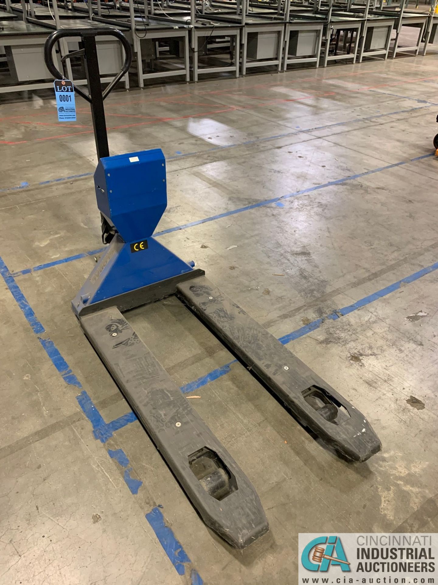 5,500 LB. CAPACITY GLOBAL TYPE B HAND HYDRAULIC PALLET TRUCK WITH METTLER-TOLEDO DRO SCALE