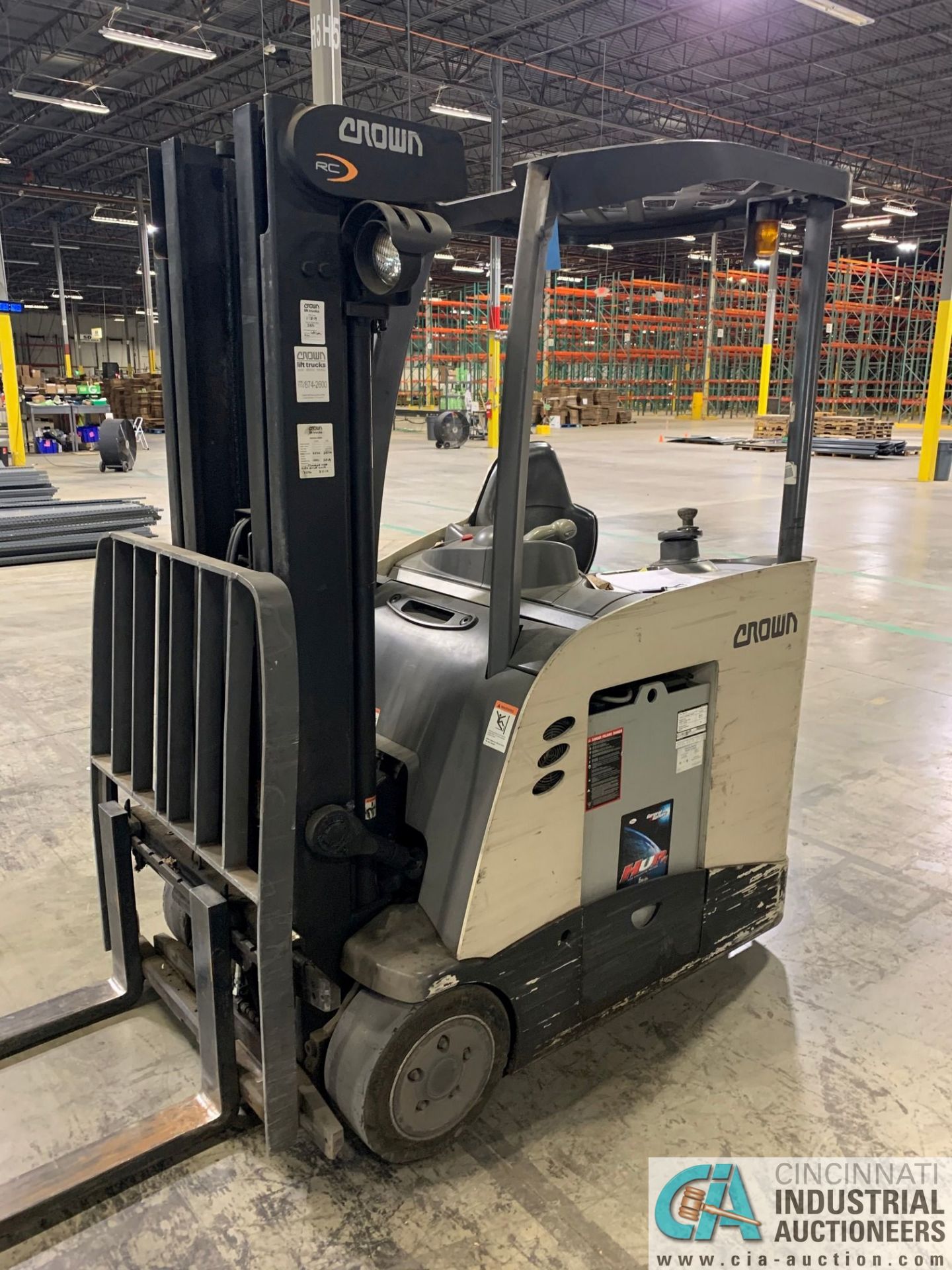 3,500 LB. CROWN MODEL RC5535-35 STAND UP ELECTRIC LIFT TRUCK; S/N A1348207, APPROX. 6,222 HOURS - Image 3 of 8