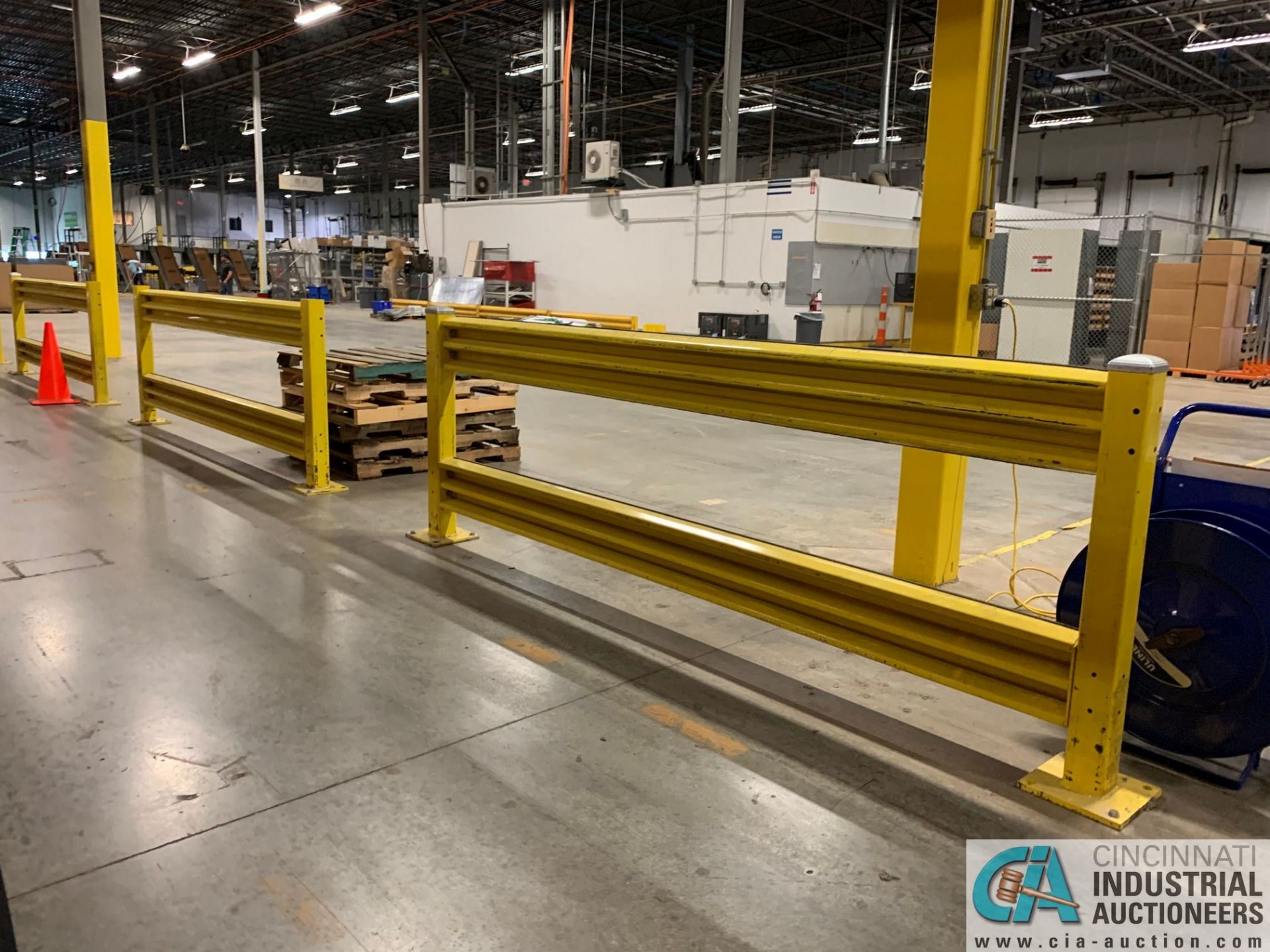 (LOT) GUARD RITE YELLOW DUAL RAIL SAFETY GUARD RAIL CONSISTING OF; (9) 10' WIDE X 45" HIGH, (20) - Image 10 of 13