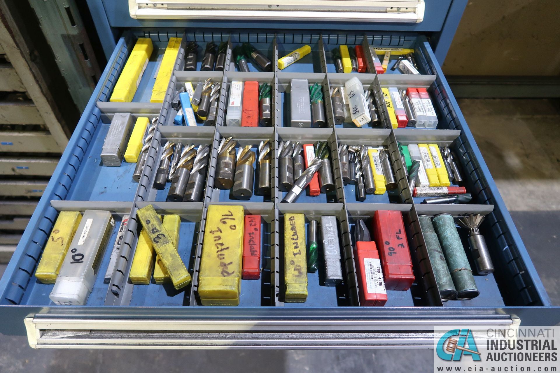 15-DRAWER VIDMAR TOOL CABINET AND CONTENTS WITH MISCELLANEOUS CARBIDE END MILLS, DIAMOND GRINDING - Image 6 of 12