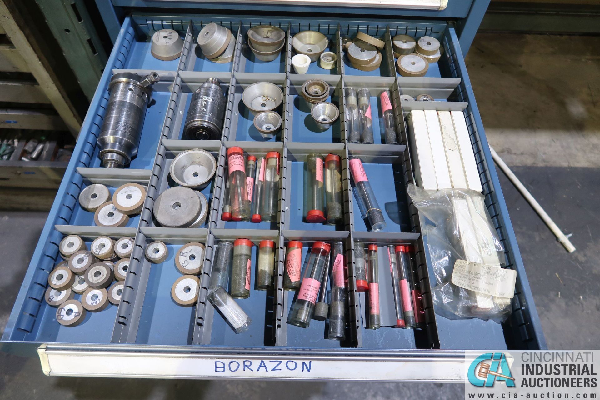 15-DRAWER VIDMAR TOOL CABINET AND CONTENTS WITH MISCELLANEOUS CARBIDE END MILLS, DIAMOND GRINDING - Image 8 of 12