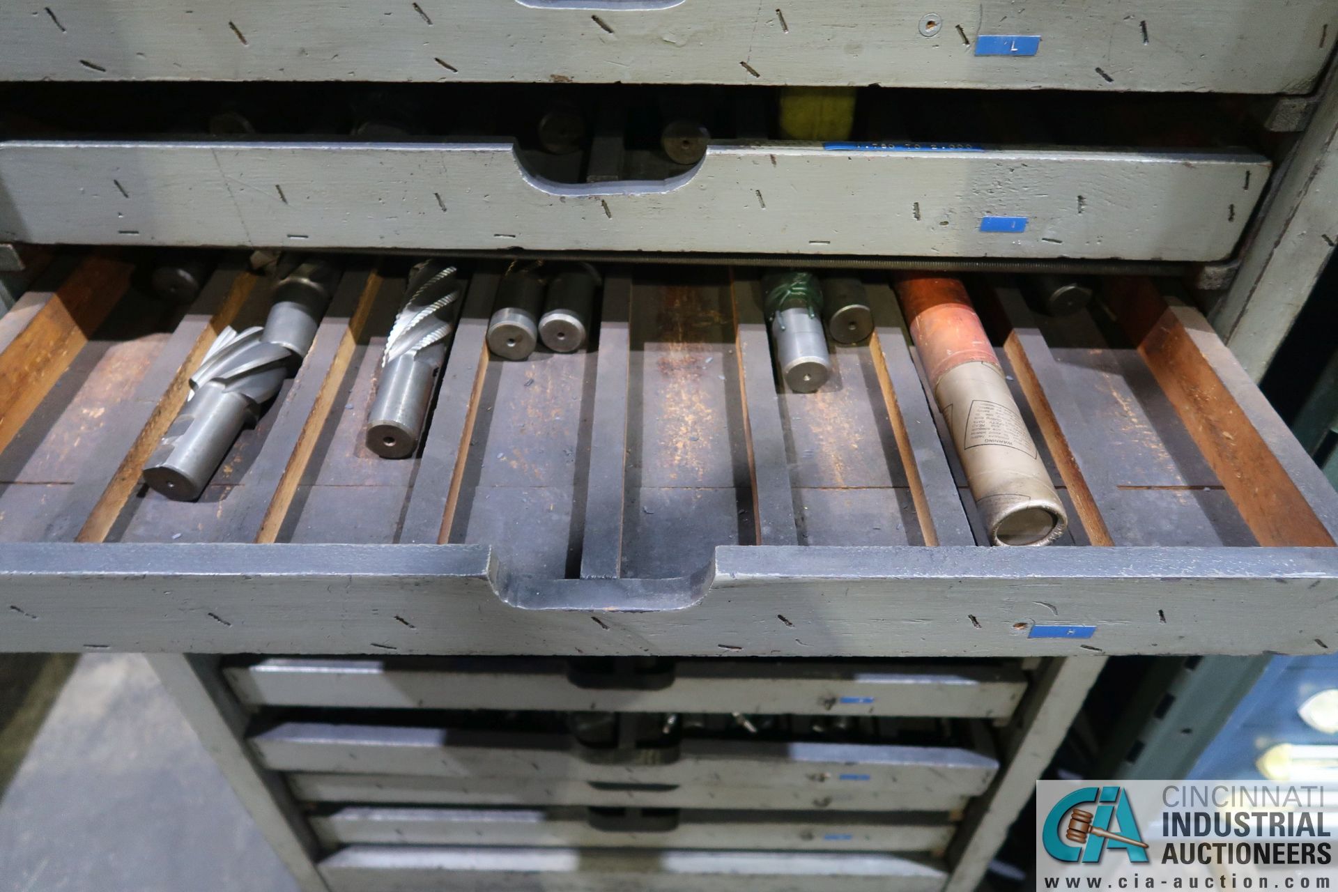 17-DRAWER WOOD VIDMAR STYLE TOOLING CABINET AND CONTENTS LOADED WITH CARBIDE AND STEEL END MILLS, - Image 10 of 17