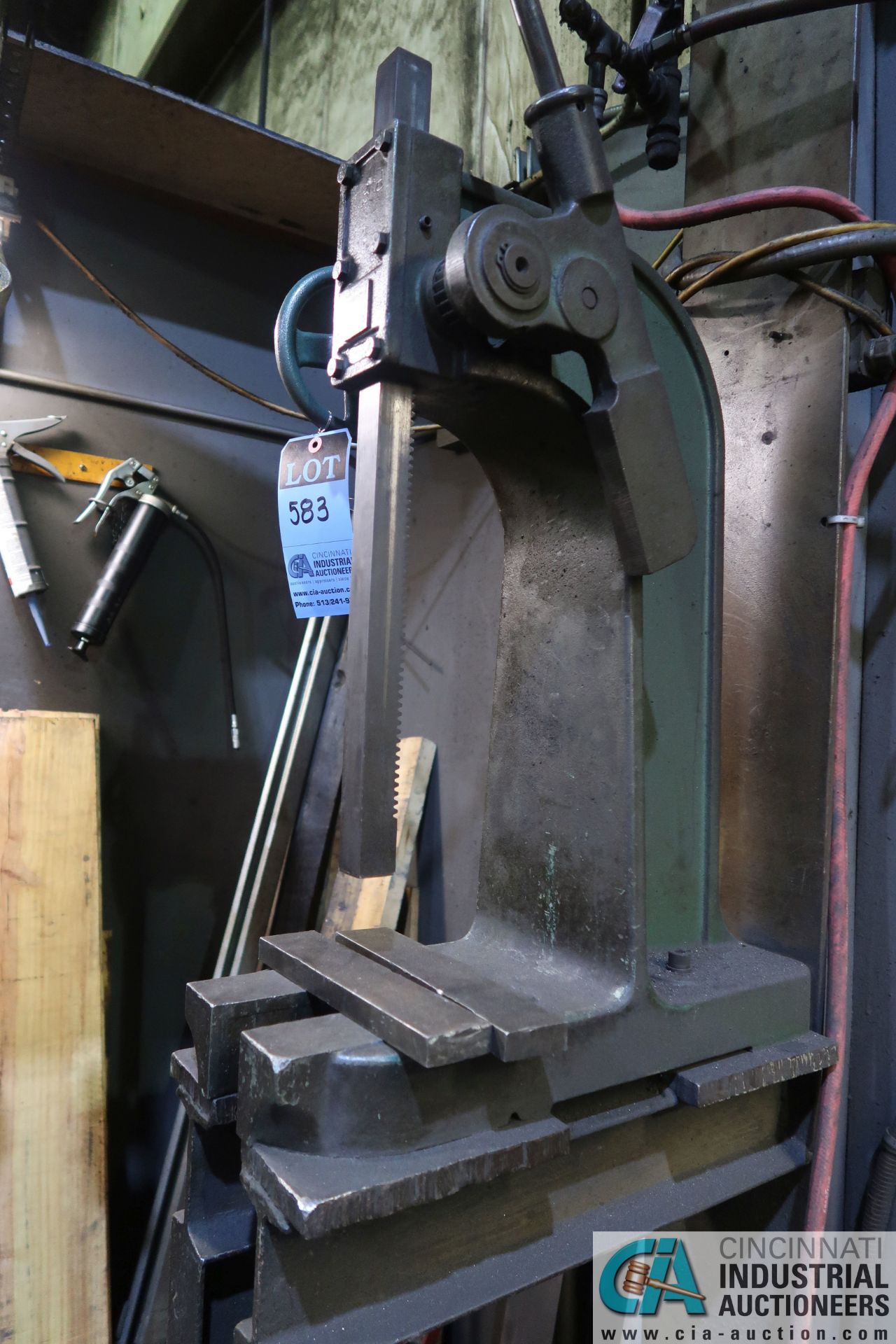 DAKE 1-1/2B ARBOR PRESS