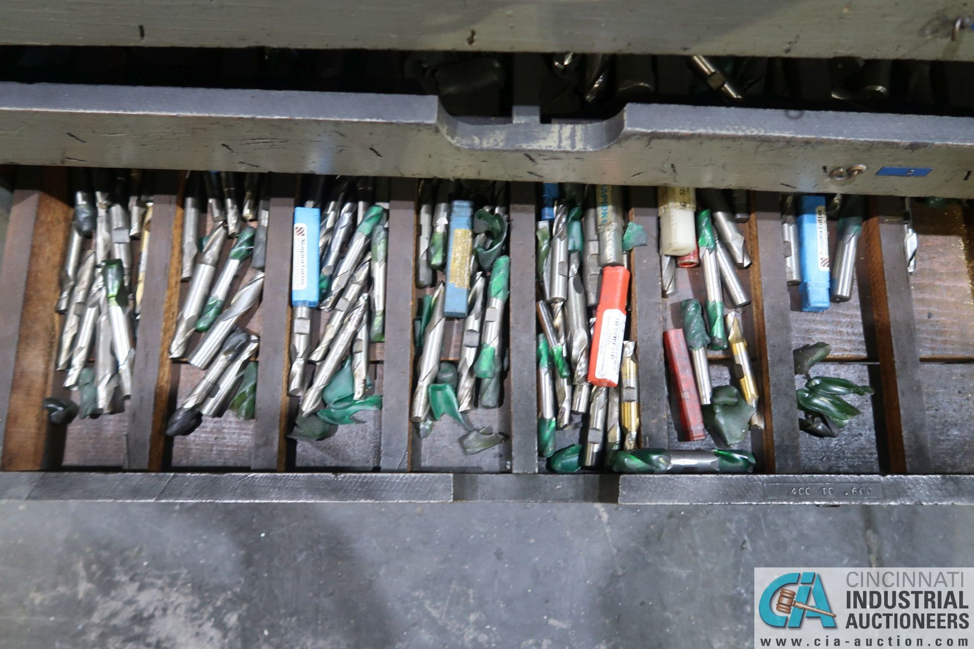 17-DRAWER WOOD VIDMAR STYLE TOOLING CABINET AND CONTENTS LOADED WITH CARBIDE AND STEEL END MILLS, - Image 16 of 17