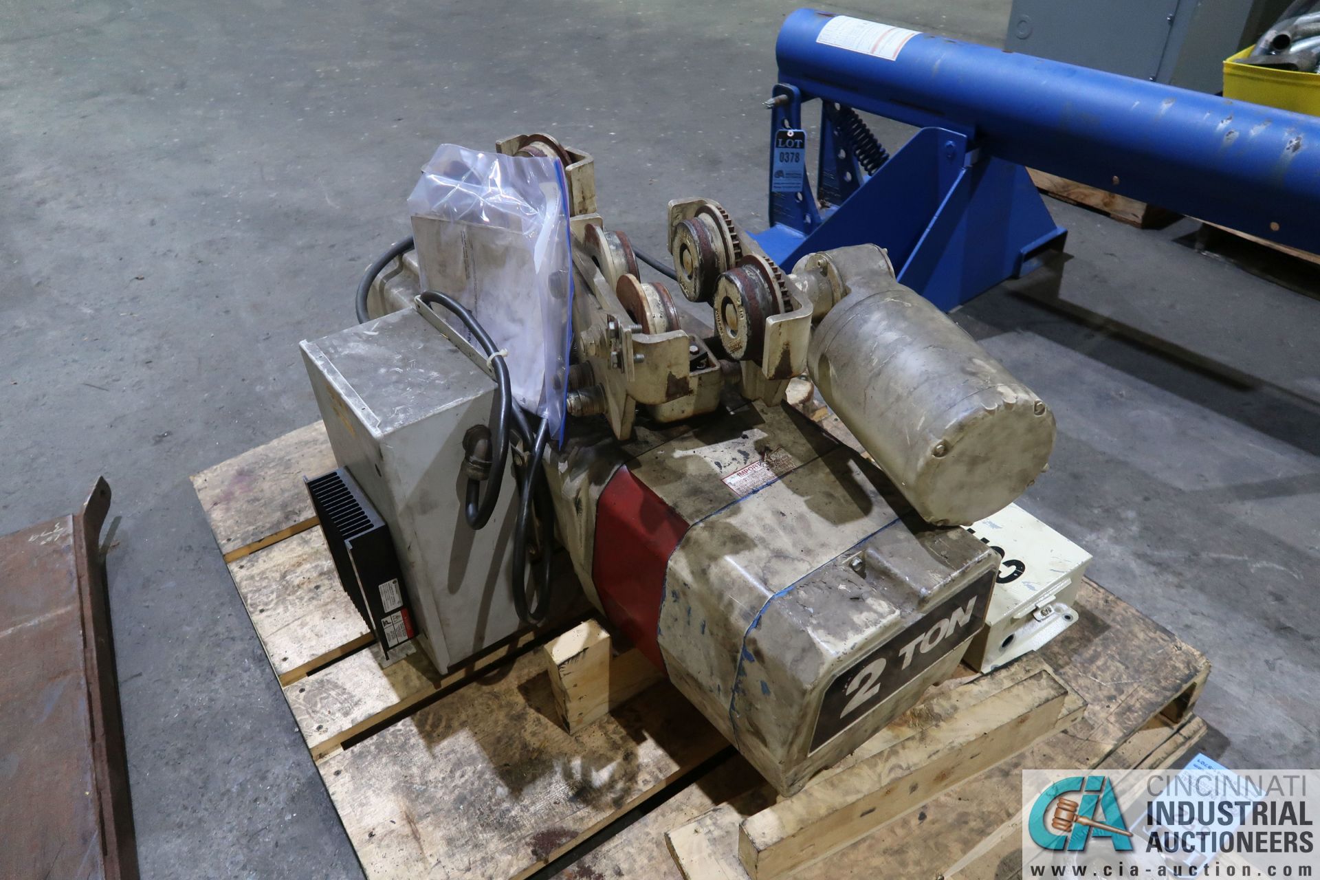 2 TON COFFING BOTTOM RUNNING CABLE HOIST WITH TROLLEY **HAS NO PENDANT CONTROL** - Image 3 of 3