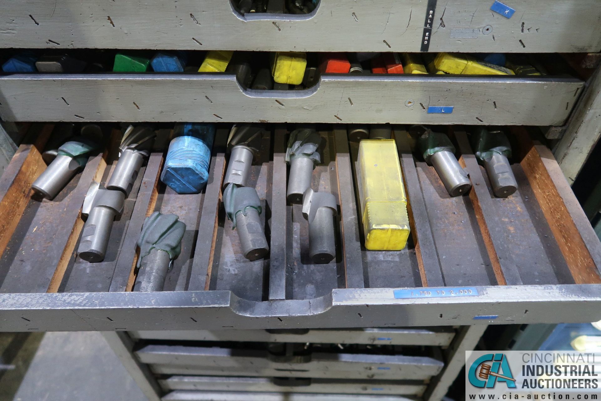 17-DRAWER WOOD VIDMAR STYLE TOOLING CABINET AND CONTENTS LOADED WITH CARBIDE AND STEEL END MILLS, - Image 9 of 17