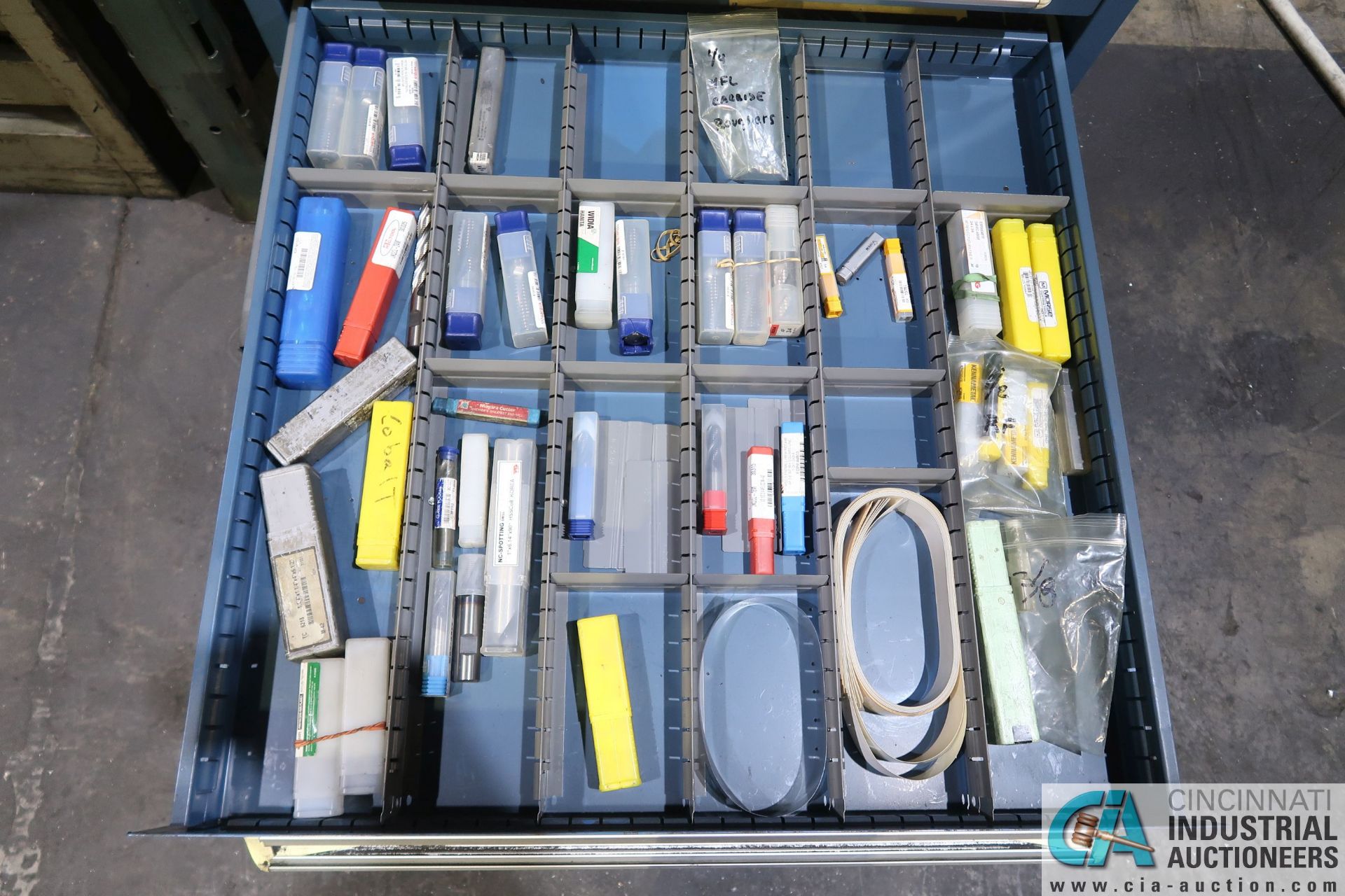 15-DRAWER VIDMAR TOOL CABINET AND CONTENTS WITH MISCELLANEOUS CARBIDE END MILLS, DIAMOND GRINDING - Image 12 of 12