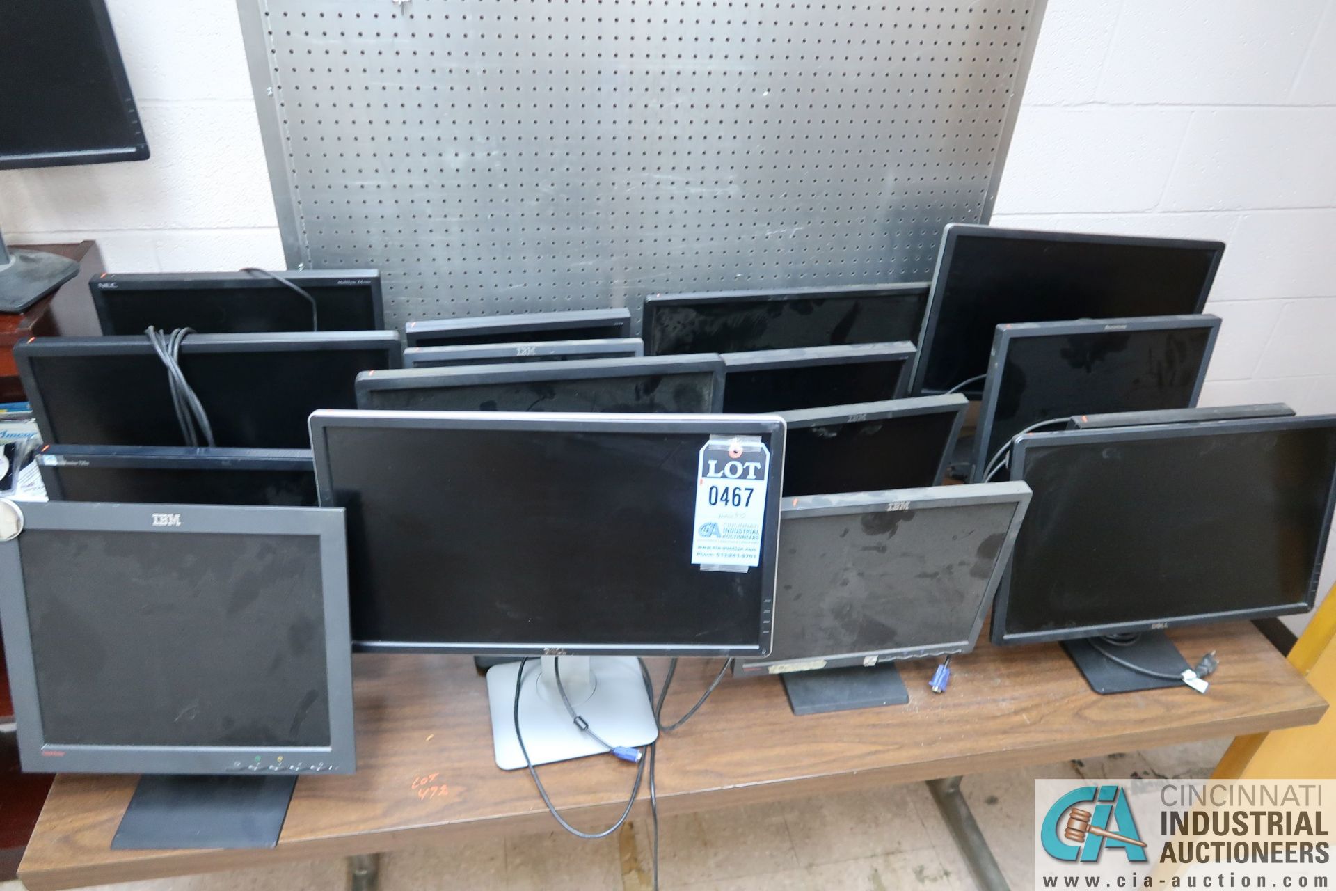 16" - 23" FLAT SCREEN MONITORS - Image 2 of 2