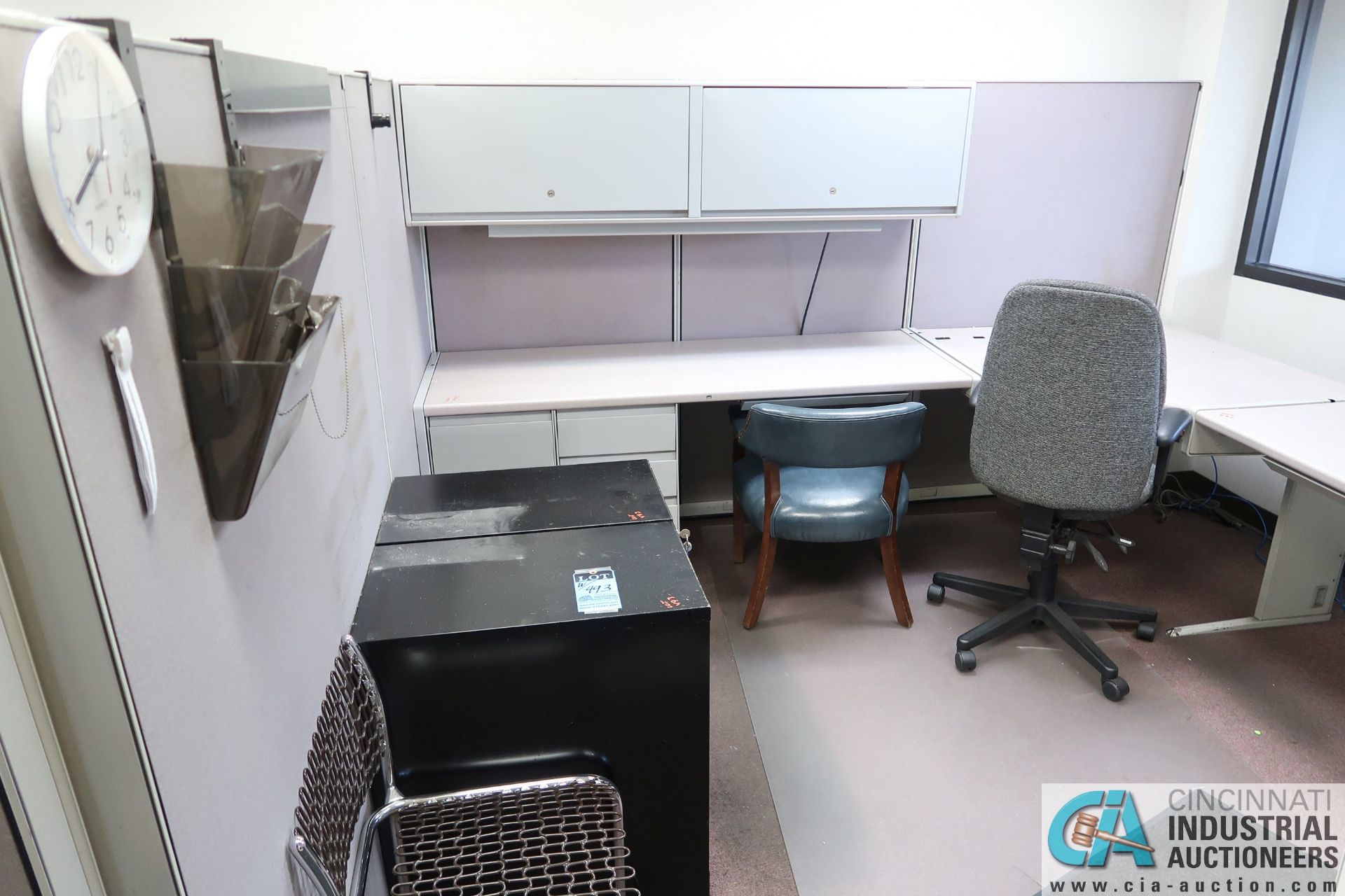 105" X 107" STEELCASE OFFICE CUBICLES - Image 5 of 5