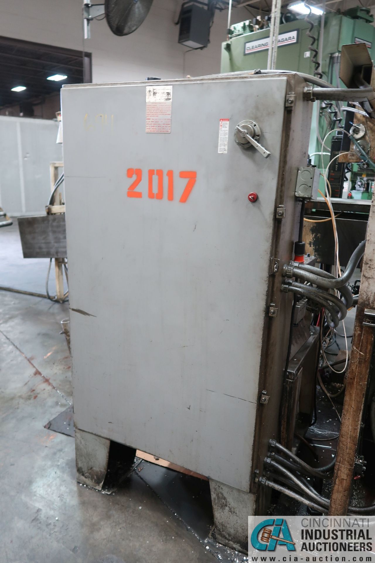 **200 TON SEYI MODEL SN2-220 GAP FRAME PRESS; S/N EW-D-200-198, OMNI LINK II LCD CONTROL, 33" X - Image 14 of 14