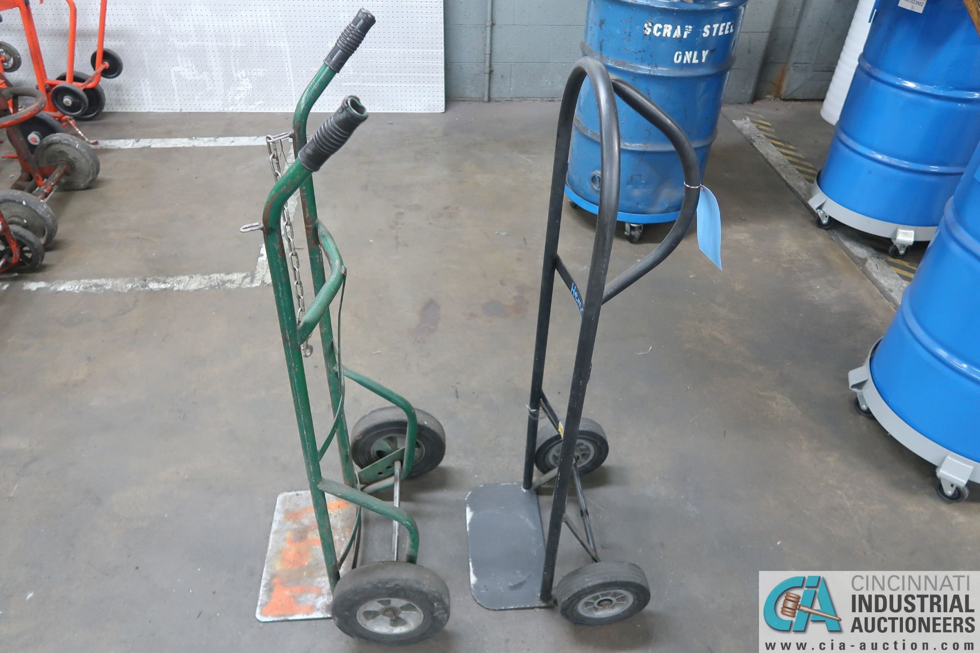 TWO-WHEEL HAND CARTS - Image 2 of 4