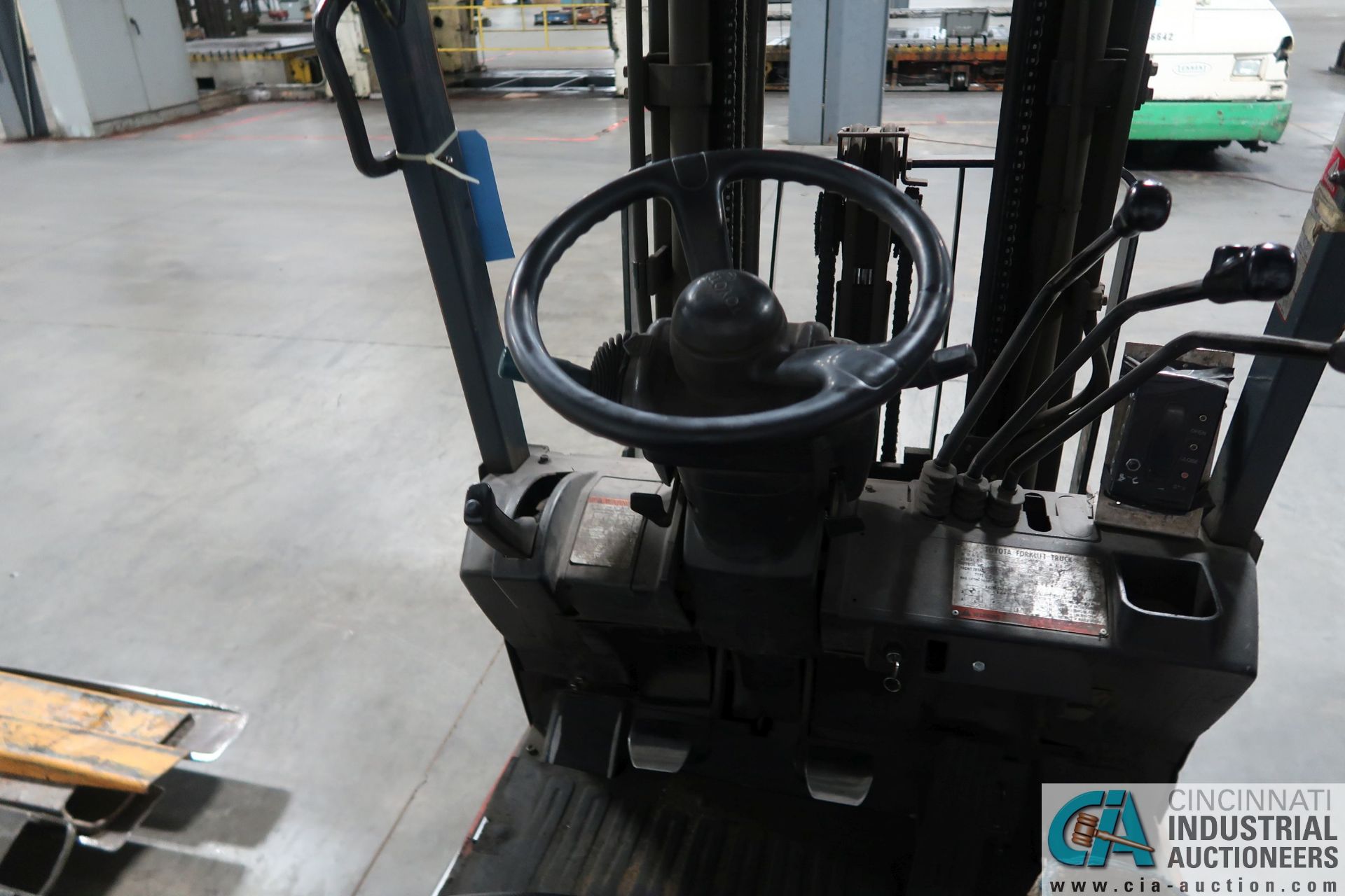 3,000 LB. TOYOTA MODLE 7FGU15 SOLID TIRE LP GAS LIFT TRUCK; S/N 62126, 3-STAGE MAST, 82" MAST - Image 7 of 7