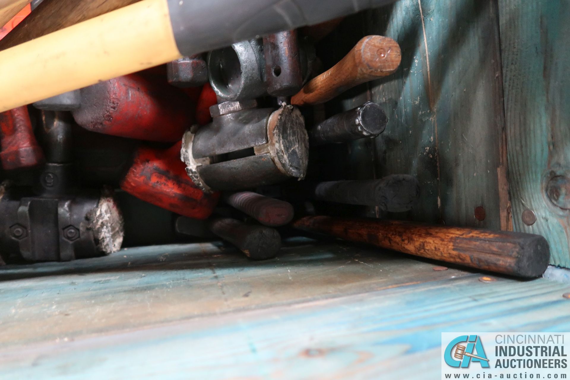 (LOT) WOOD CRATE W/ SLEDGE HAMMERS & MALLETS - Image 3 of 4